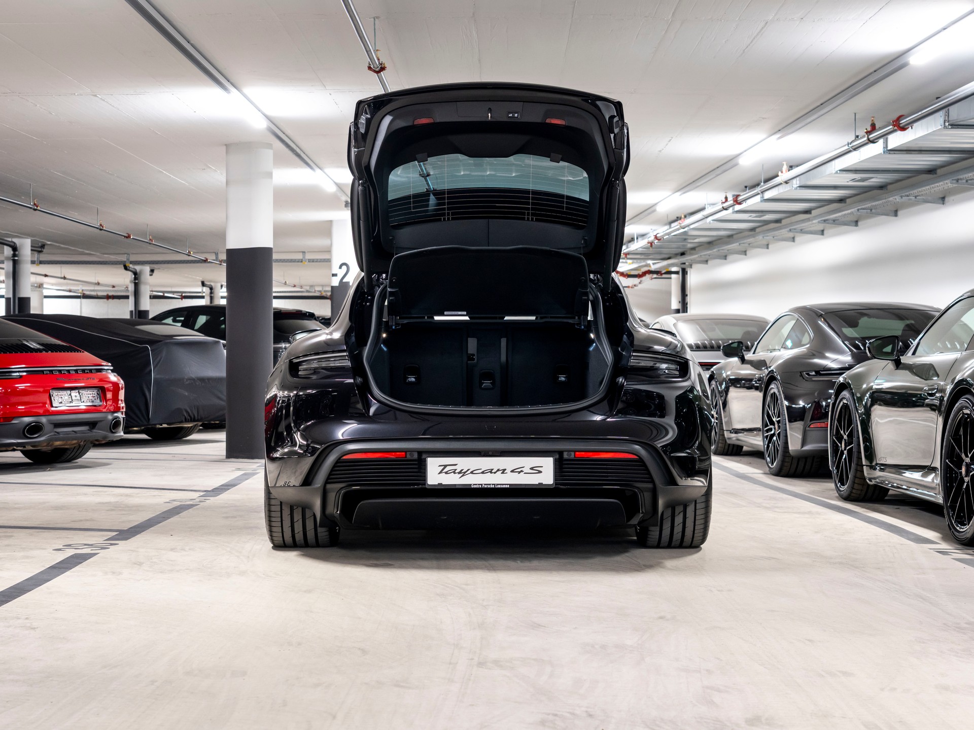 PORSCHE Taycan Sport Turismo 4S 104kWh Black Edition-image-5
