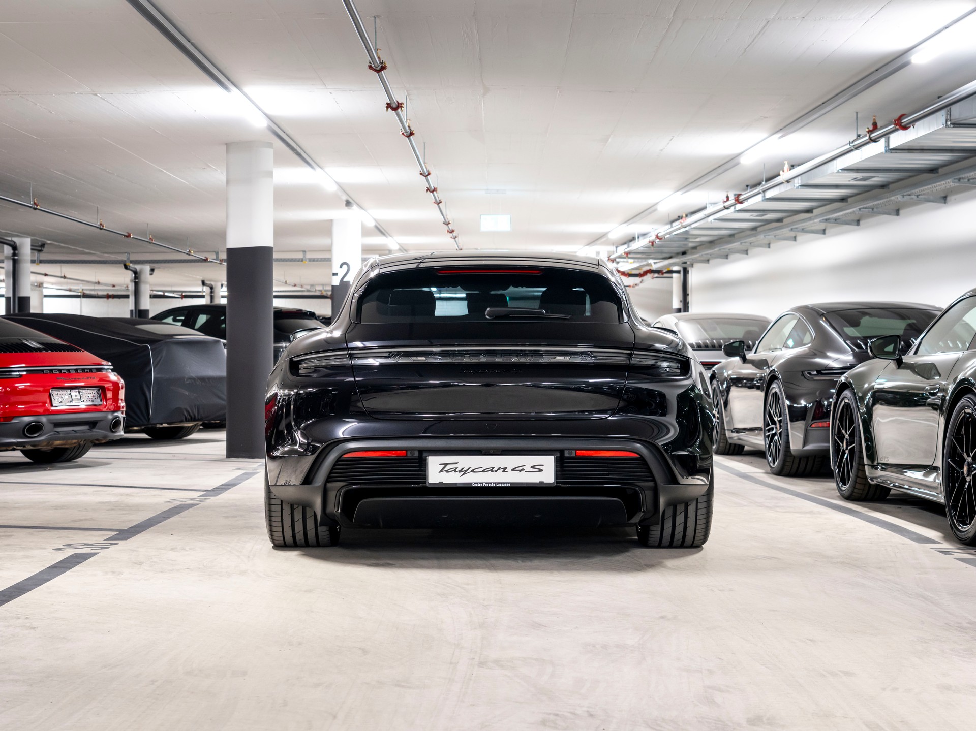 PORSCHE Taycan Sport Turismo 4S 104kWh Black Edition-image-4
