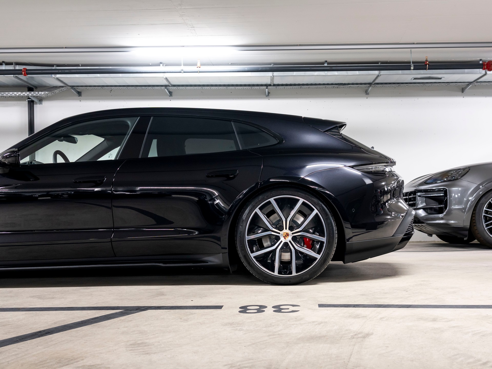 PORSCHE Taycan Sport Turismo 4S 104kWh Black Edition-image-8