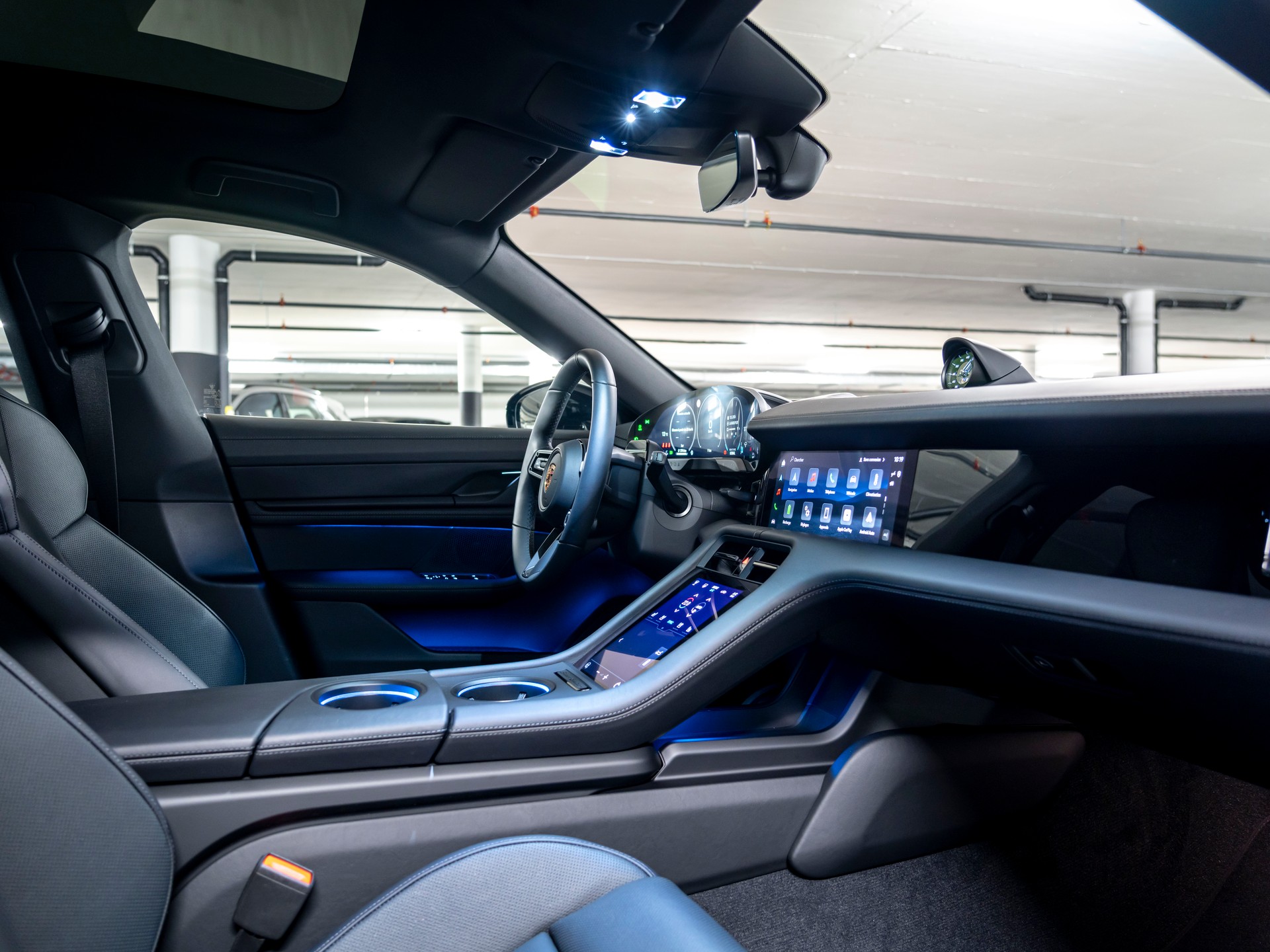 PORSCHE Taycan Sport Turismo 4S 104kWh Black Edition-image-19