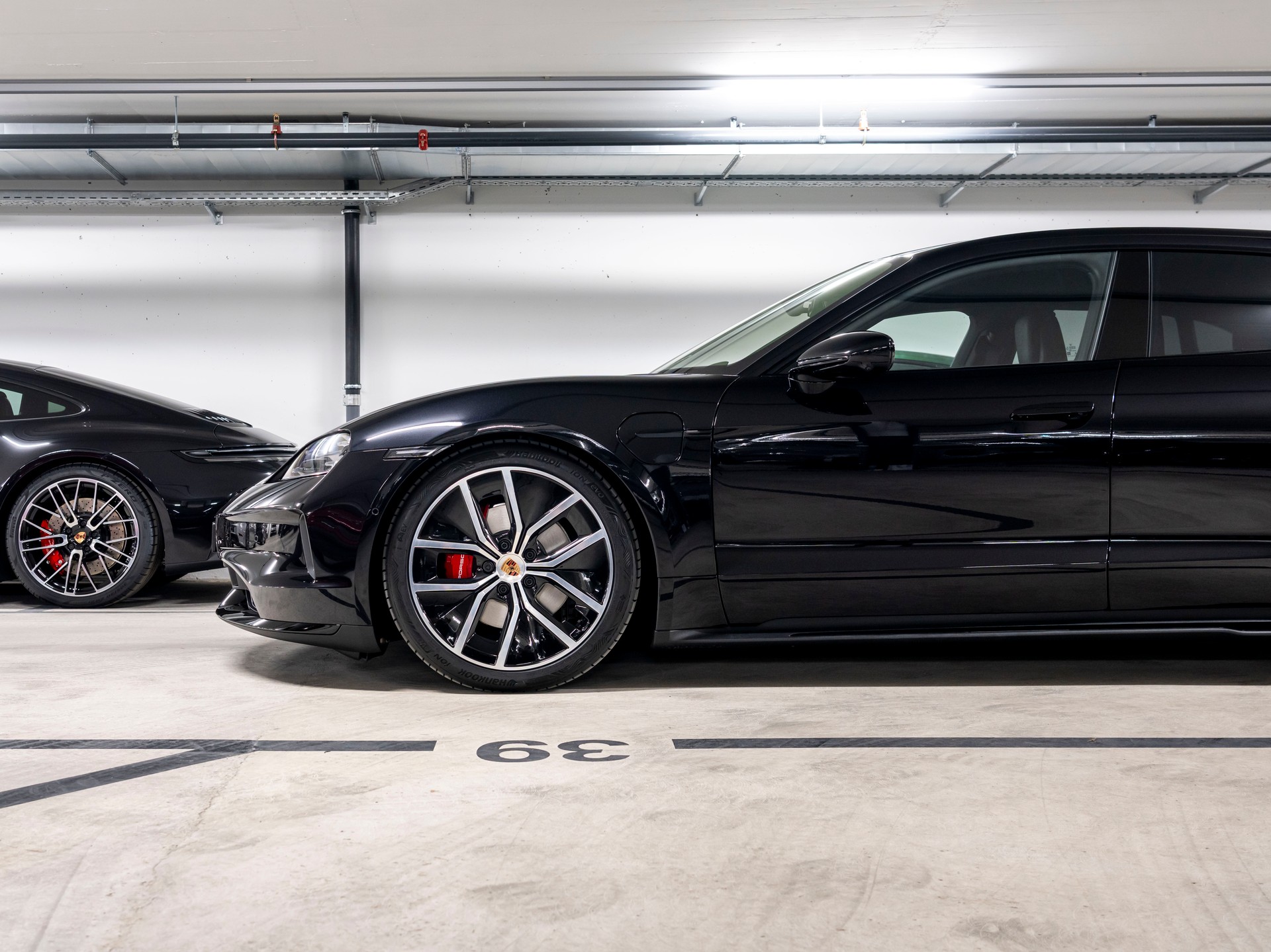 PORSCHE Taycan Sport Turismo 4S 104kWh Black Edition-image-6