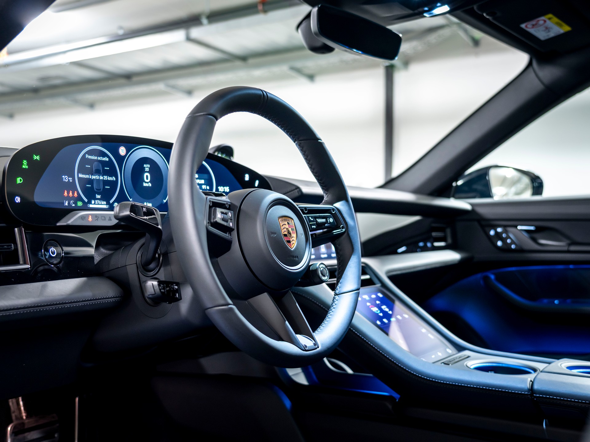 PORSCHE Taycan Sport Turismo 4S 104kWh Black Edition-image-12