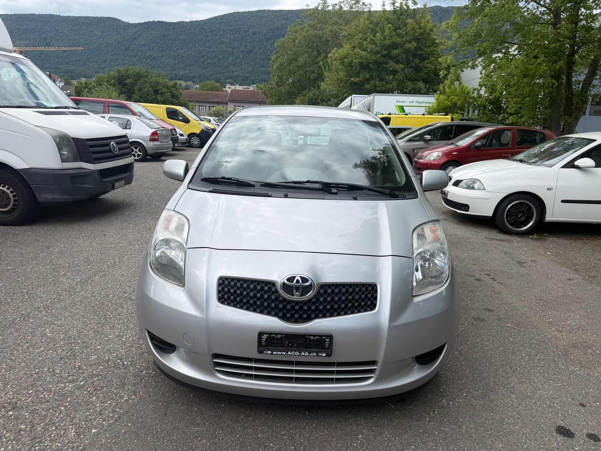 TOYOTA Yaris 1.3 Linea Sol ** Klimaanlage ** 08x Airbag ** E.Fenster ** Ab MFK 01.12.2025-image-1