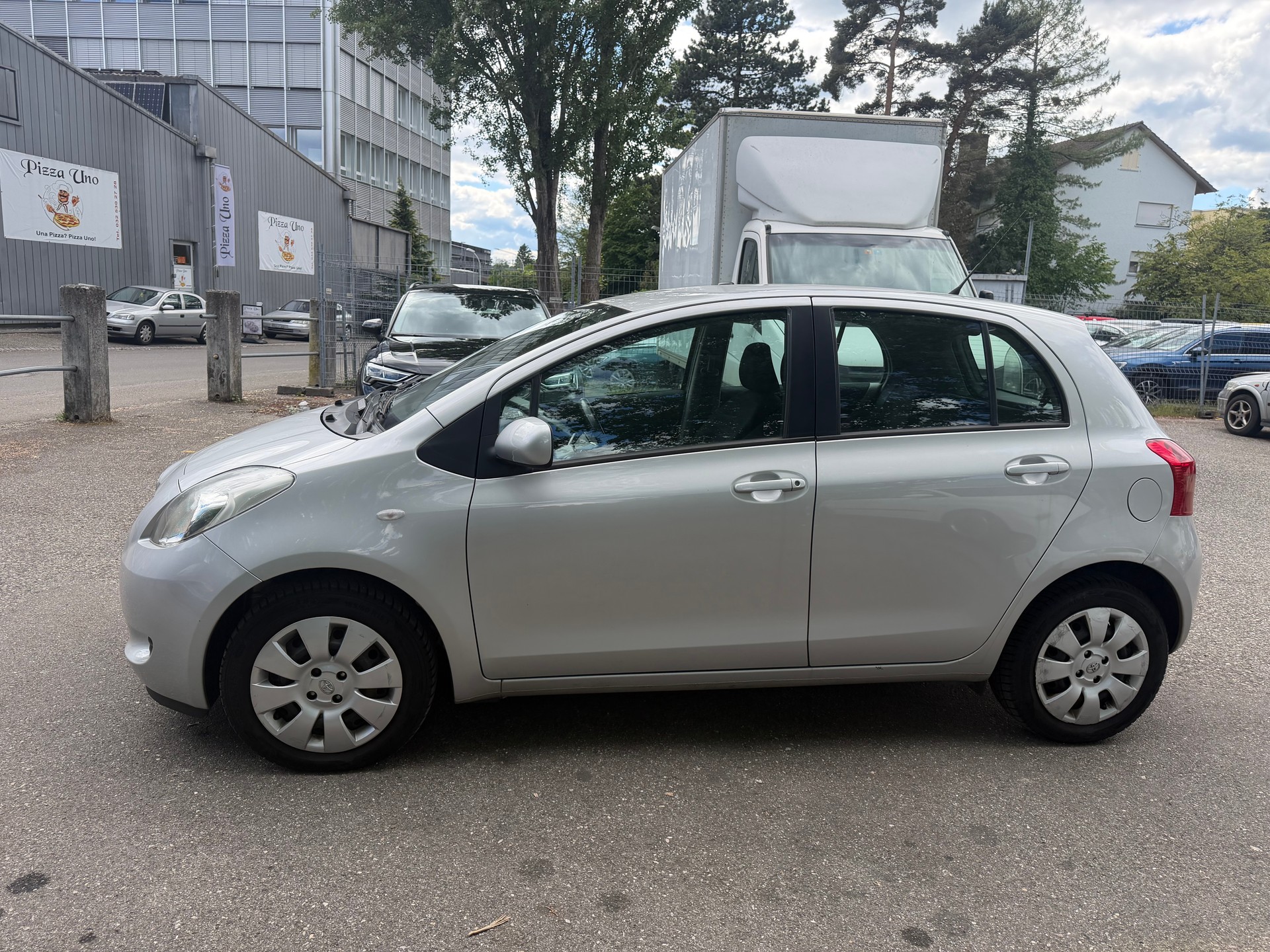 TOYOTA Yaris 1.3 Linea Sol ** Klimaanlage ** 08x Airbag ** E.Fenster ** Ab MFK 01.12.2025-image-7