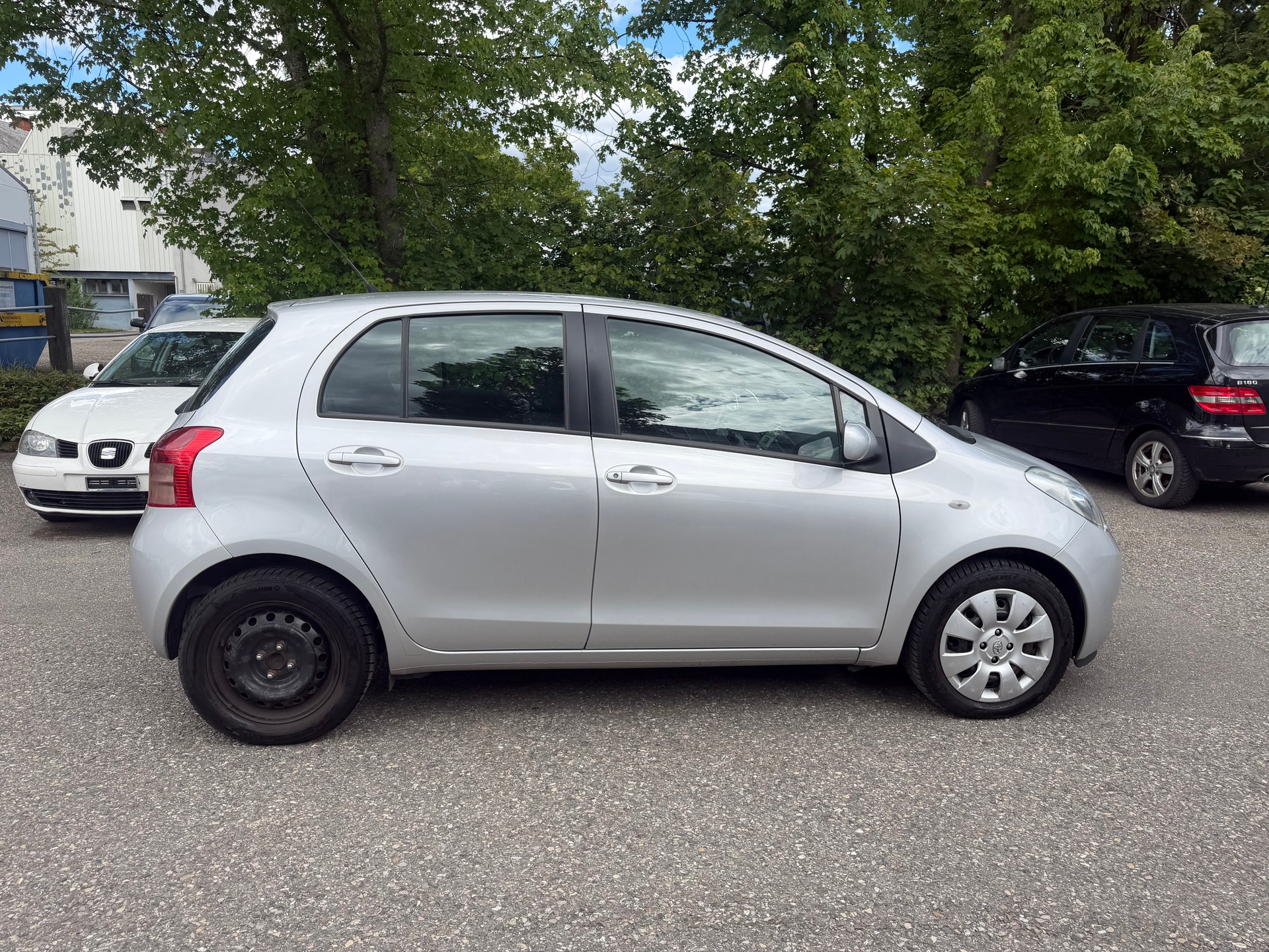 TOYOTA Yaris 1.3 Linea Sol ** Klimaanlage ** 08x Airbag ** E.Fenster ** Ab MFK 01.12.2025-image-8