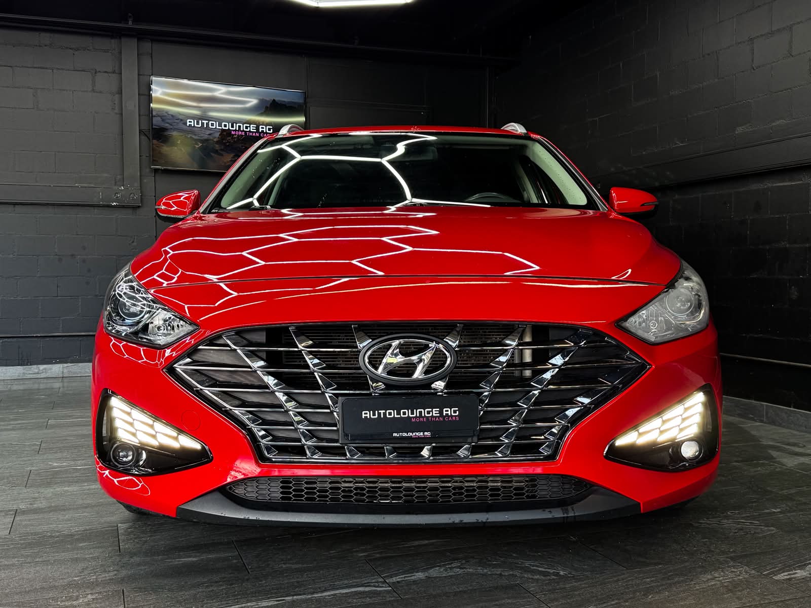 HYUNDAI i30 Wagon 1.5 T-GDi Vertex 48V MH DCT-showroom-element-1
