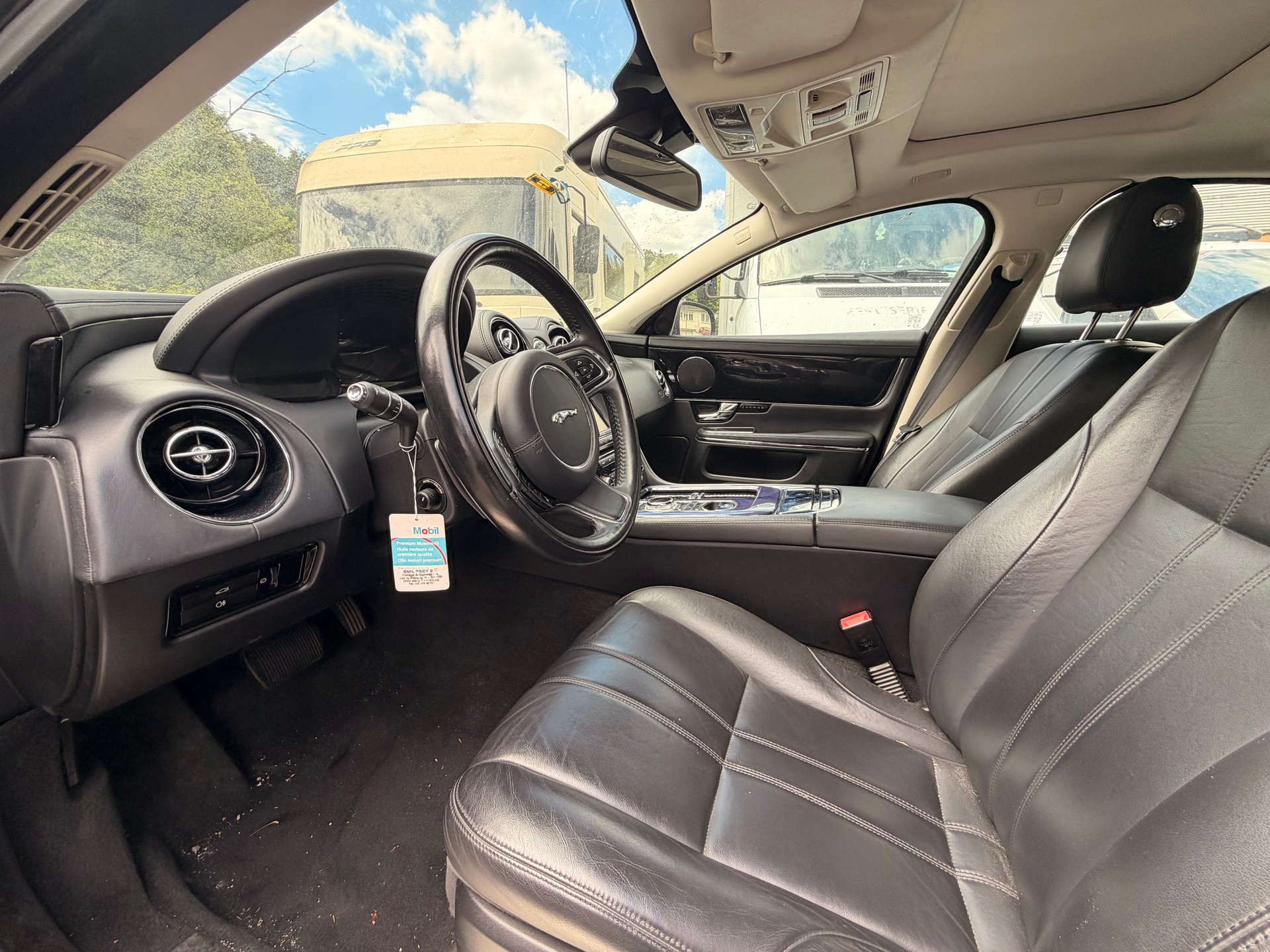 JAGUAR XJ 3.0 V6 S/C Premium Luxury Automatic AWD-image-8