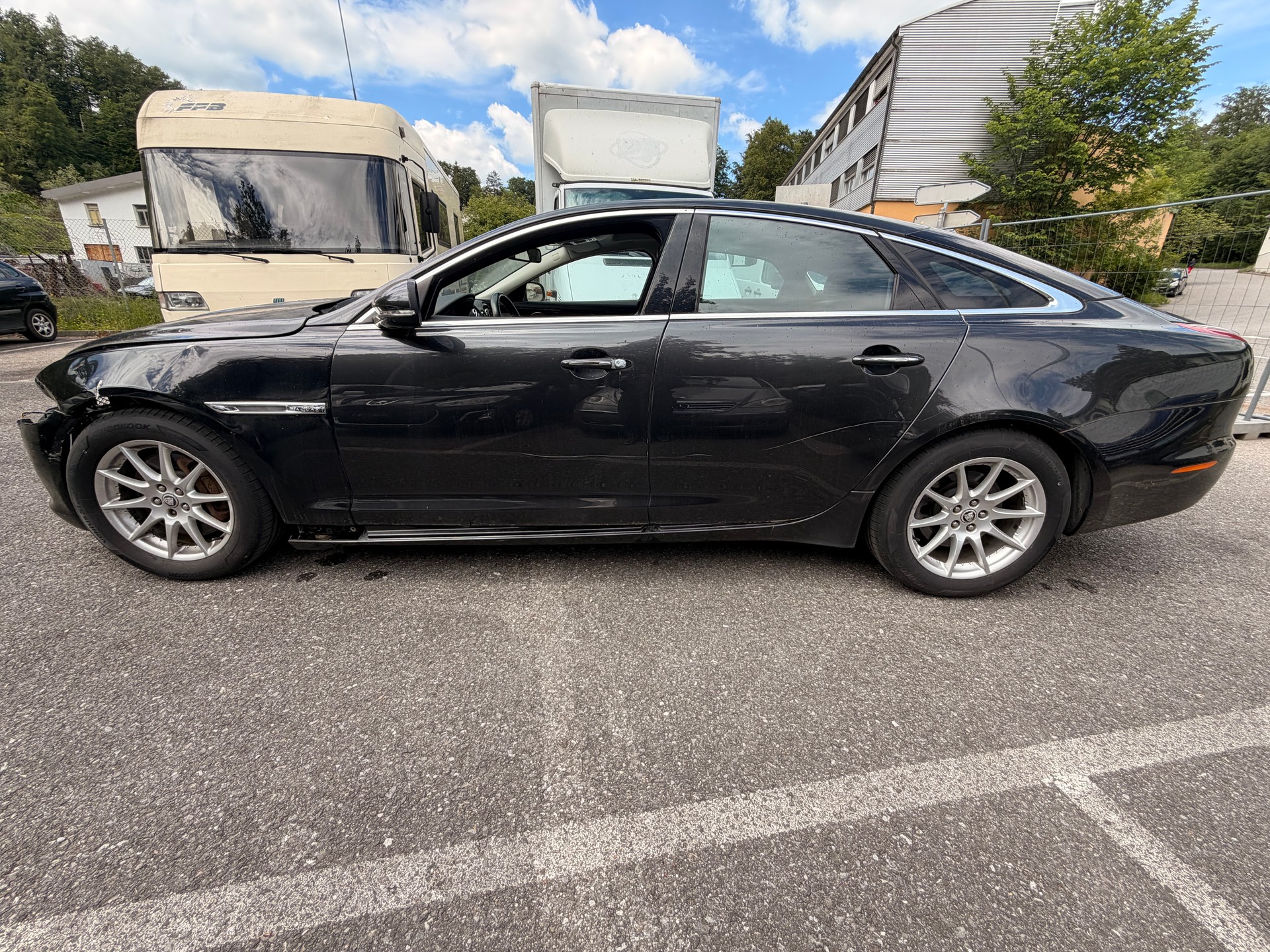 JAGUAR XJ 3.0 V6 S/C Premium Luxury Automatic AWD-showroom-element-2