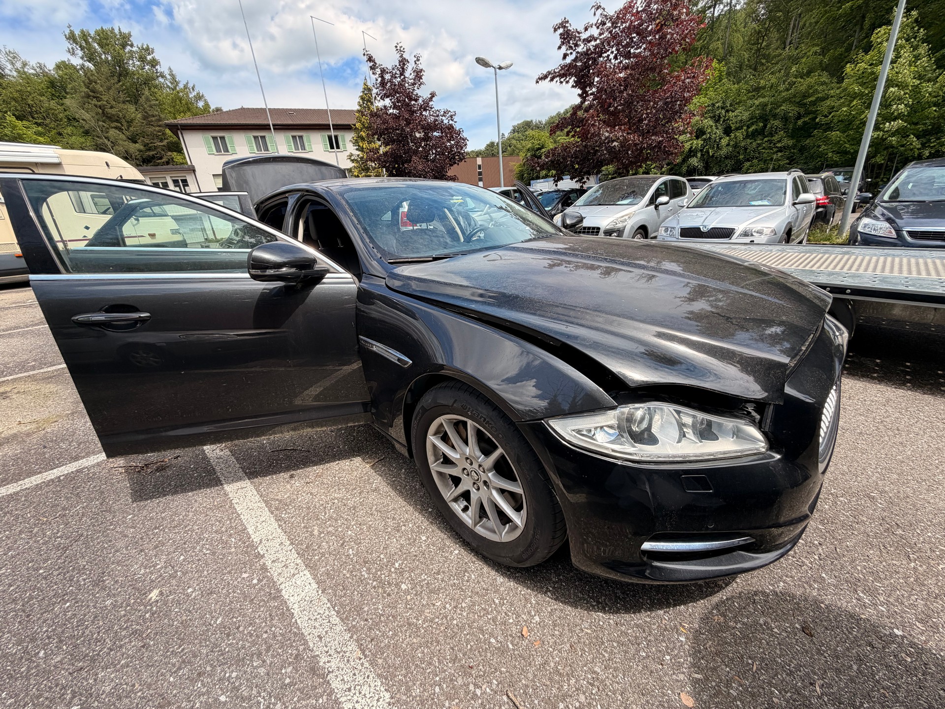 JAGUAR XJ 3.0 V6 S/C Premium Luxury Automatic AWD-image-19