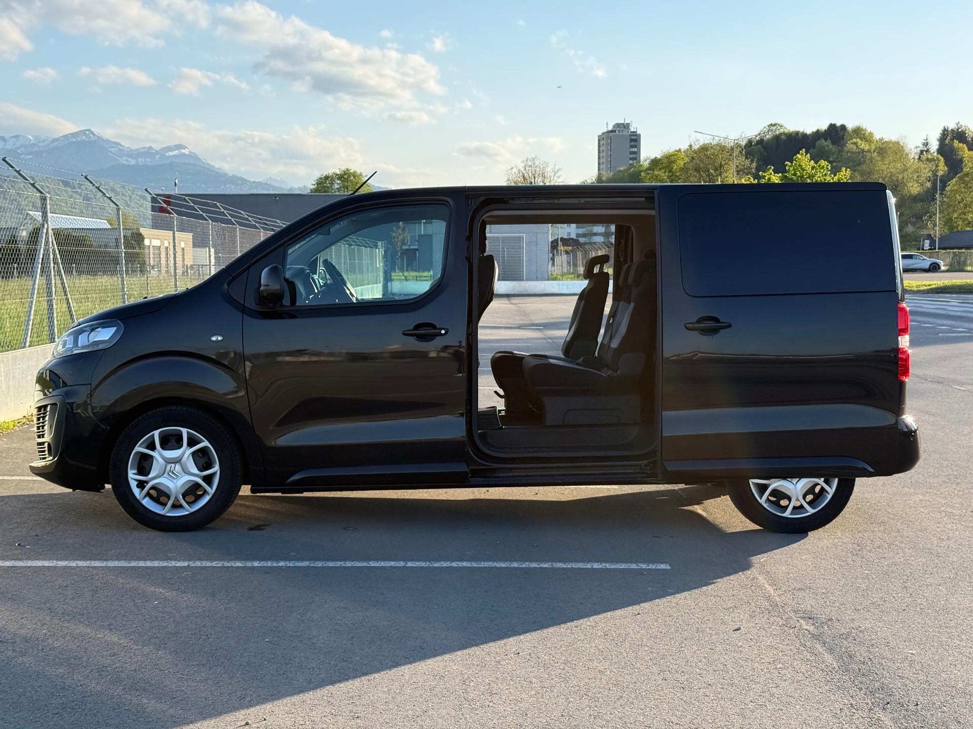 CITROEN SPACETOURER 2.0 BlueHDi 180 Feel M-image-1