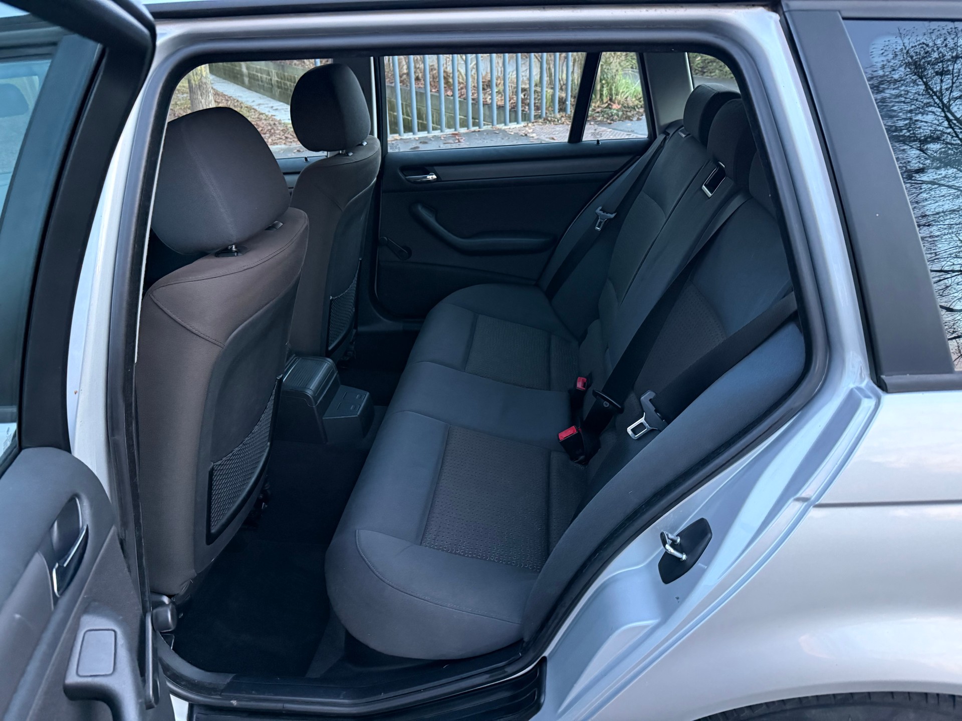 BMW 318i Touring Efficiency-image-14