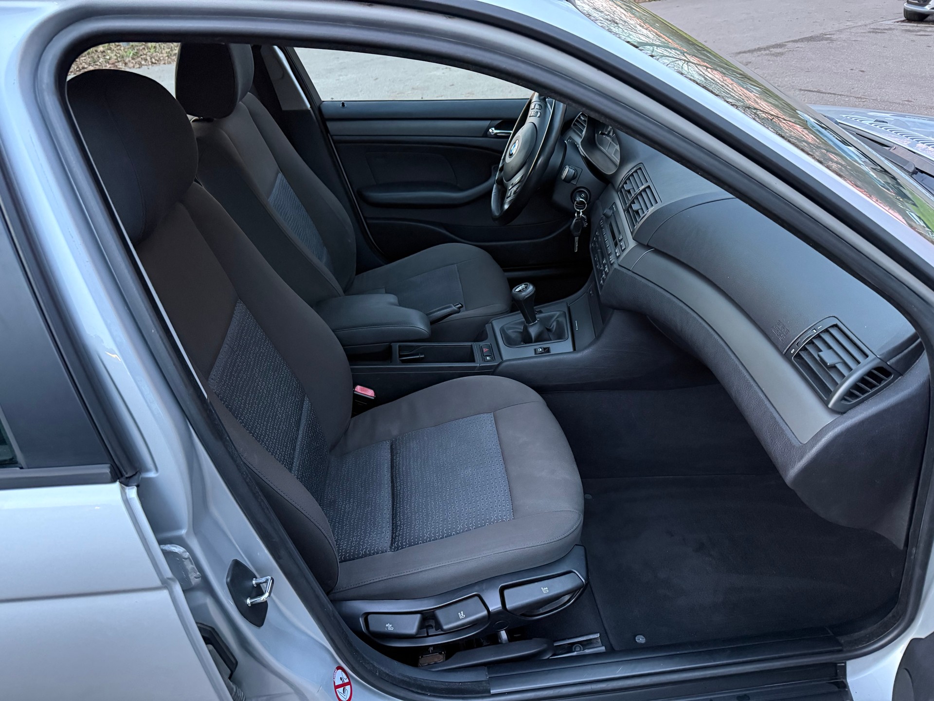 BMW 318i Touring Efficiency-image-16