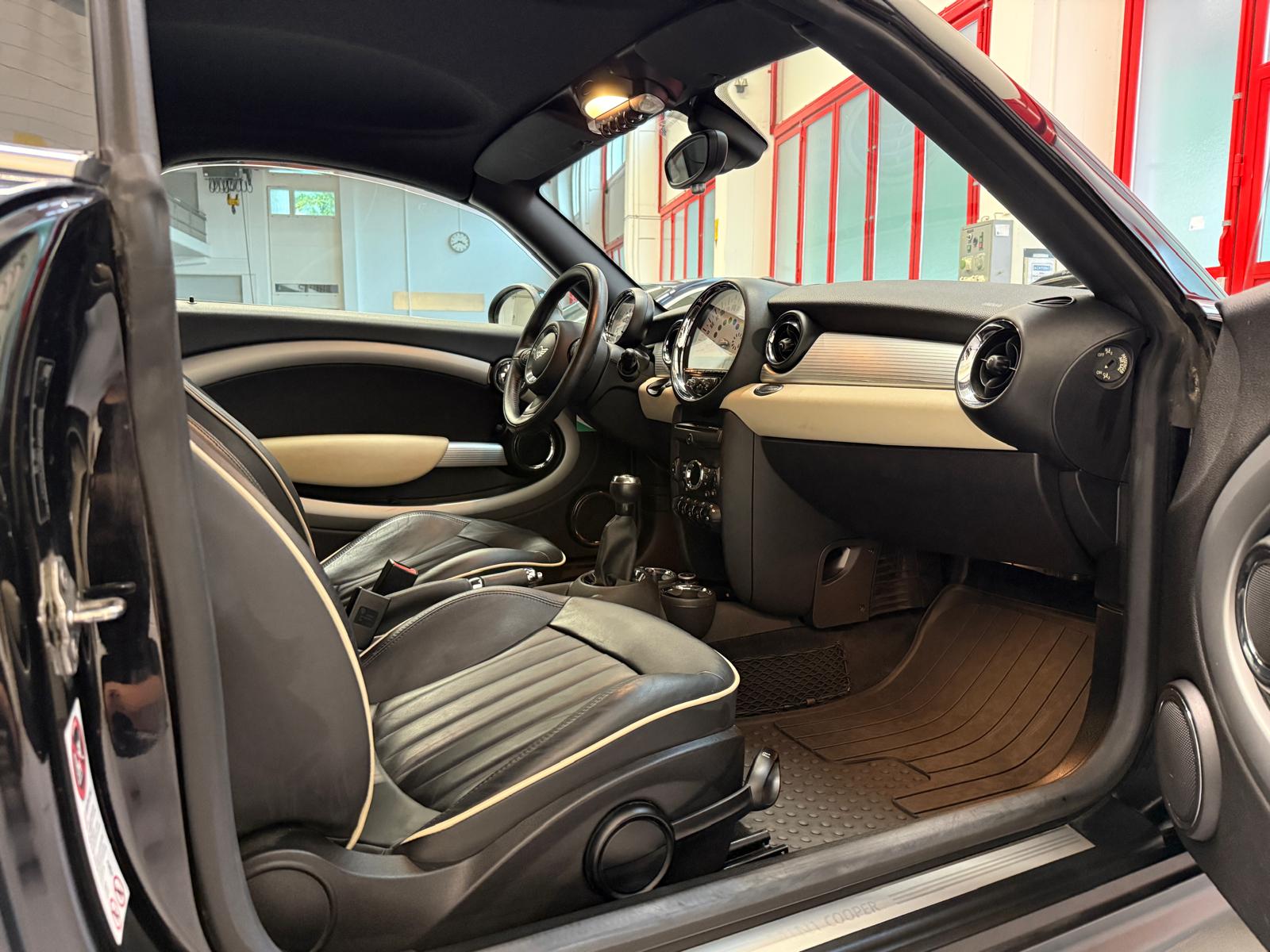MINI Cooper Coupé-image-11