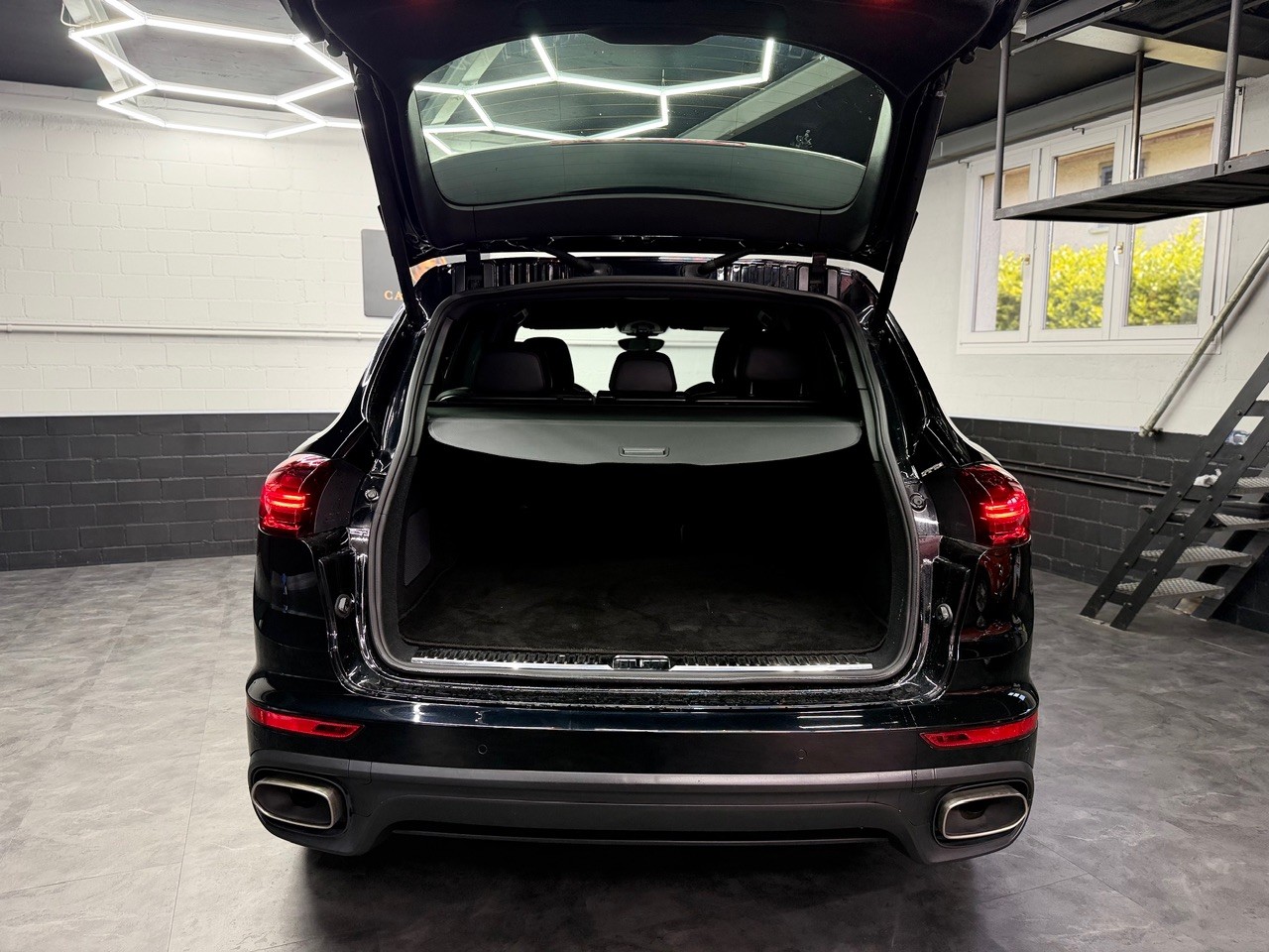 PORSCHE Cayenne Diesel Platinum Edition | 360° Kamera | Bose Soundsystem-image-17