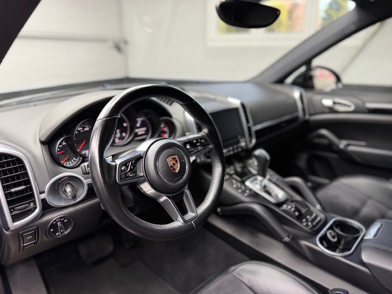 PORSCHE Cayenne Diesel Platinum Edition | 360° Kamera | Bose Soundsystem-image-12