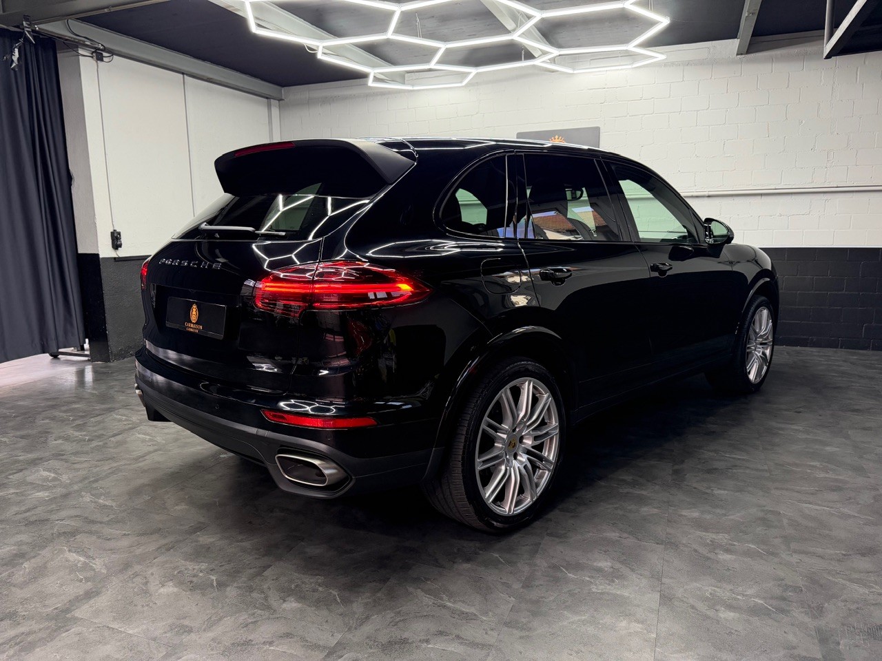 PORSCHE Cayenne Diesel Platinum Edition | 360° Kamera | Bose Soundsystem-image-7