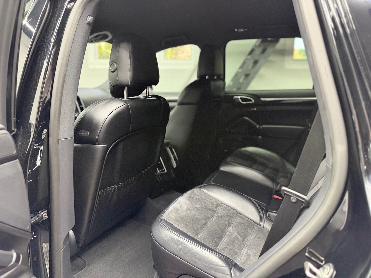 PORSCHE Cayenne Diesel Platinum Edition | 360° Kamera | Bose Soundsystem-image-14