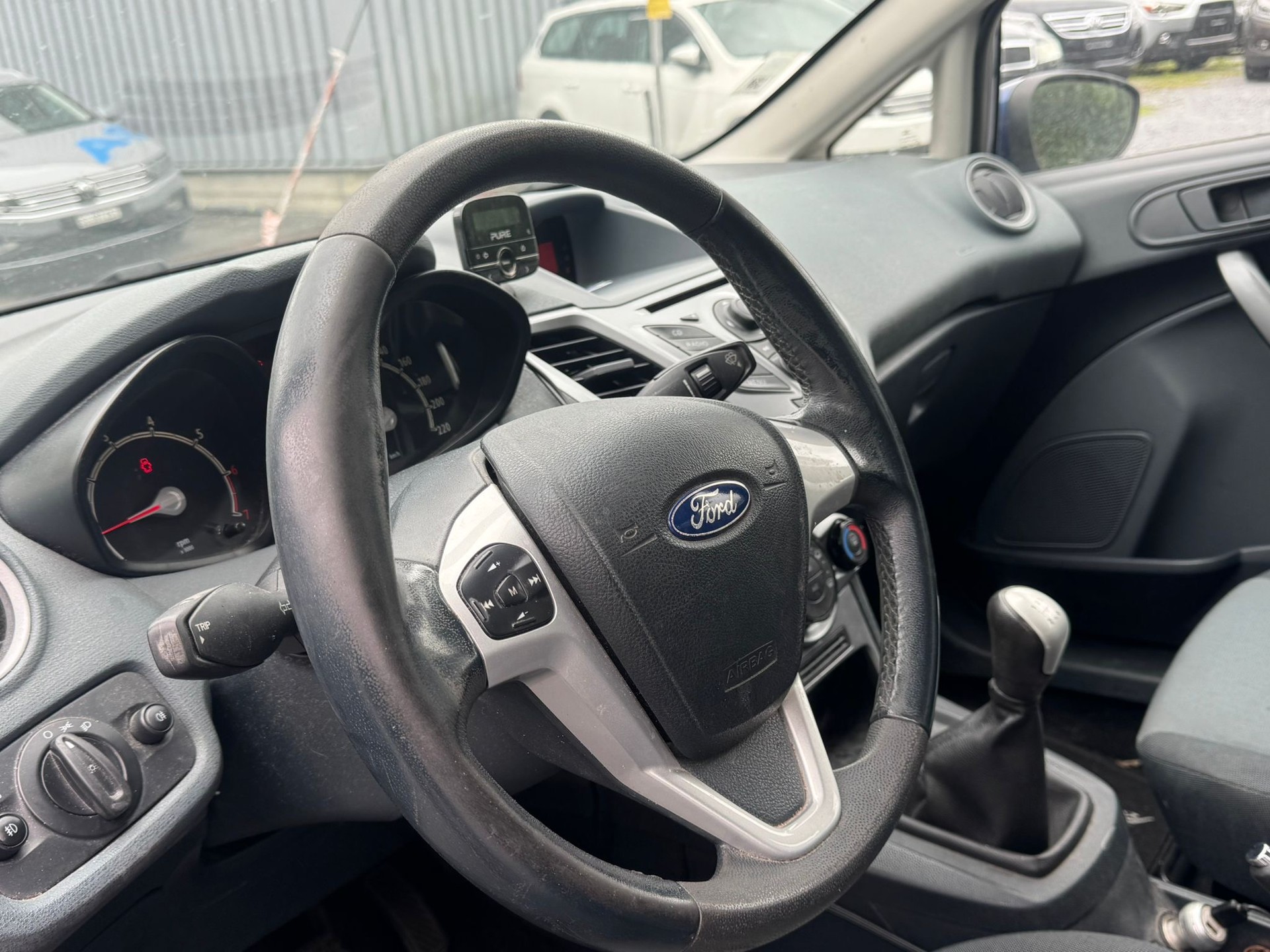 FORD Fiesta 1.25 16V Titanium-image-7