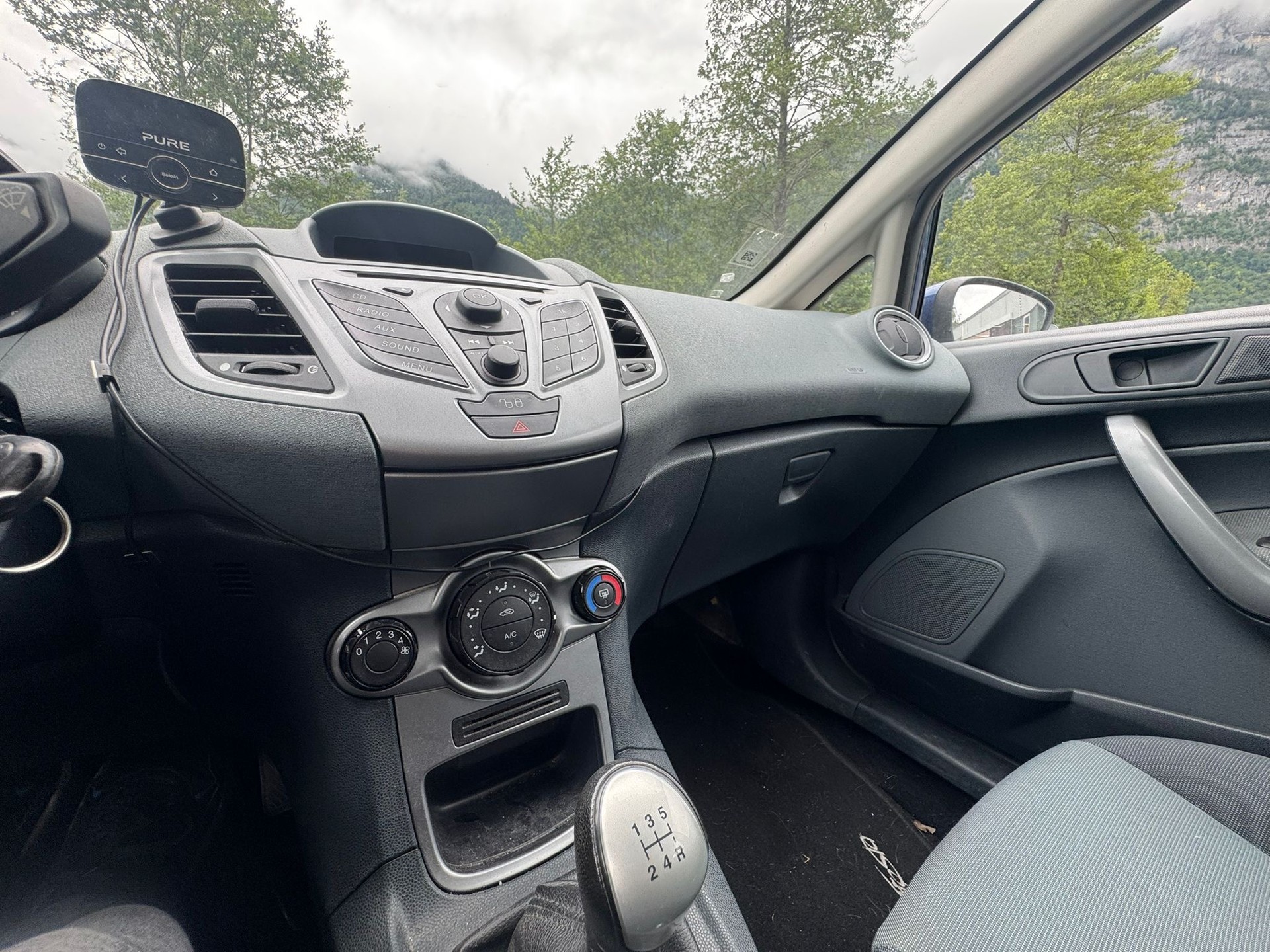 FORD Fiesta 1.25 16V Titanium-image-6