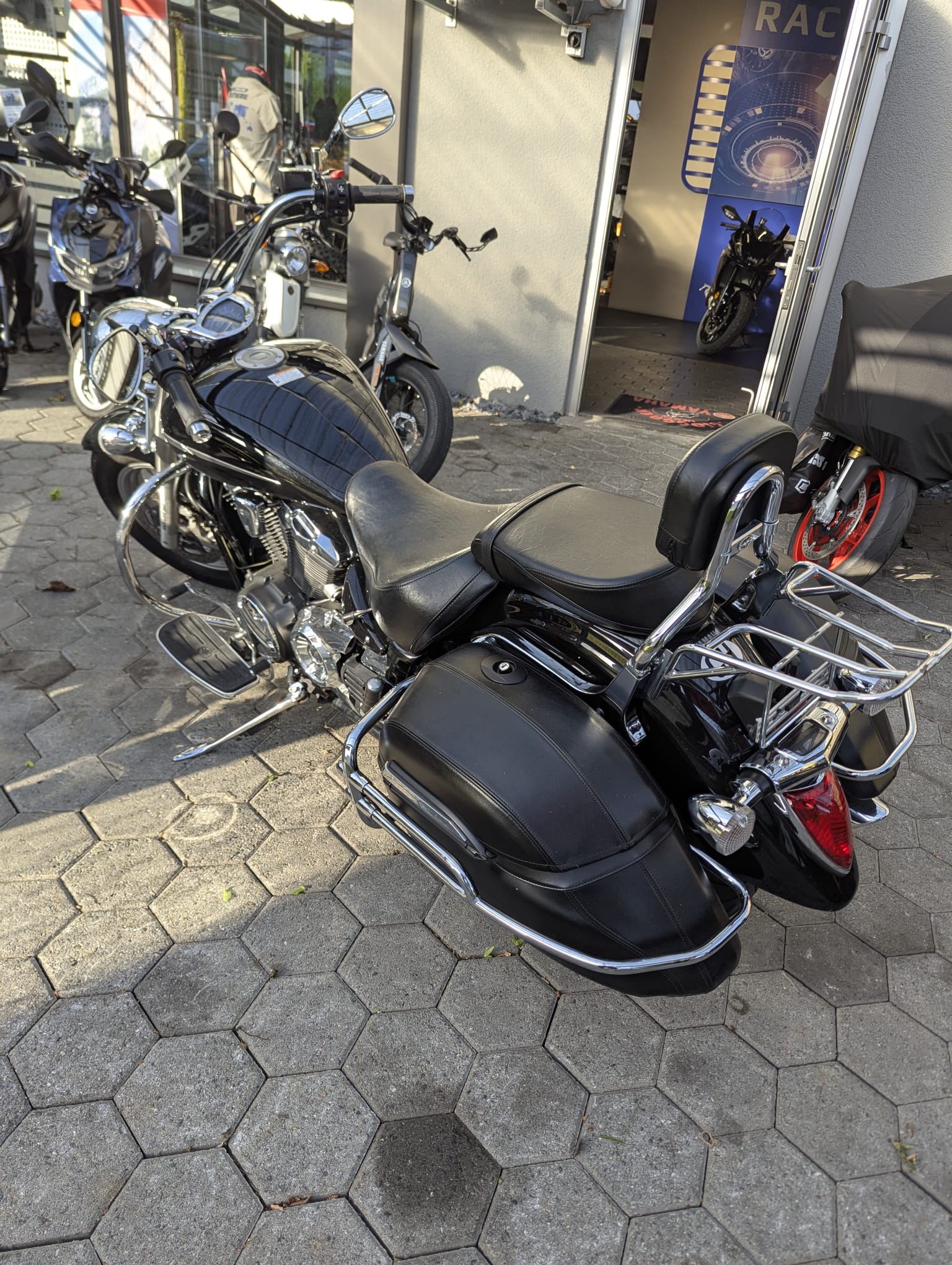 YAMAHA XVS 1300 A Midnight Star UBS-image-1