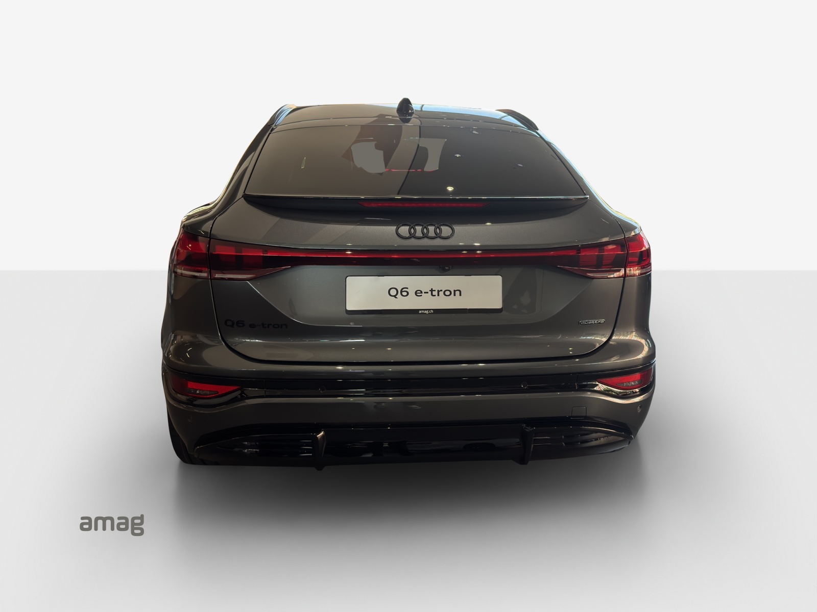 AUDI Q6 Sportback e-tron quattro-showroom-element-3