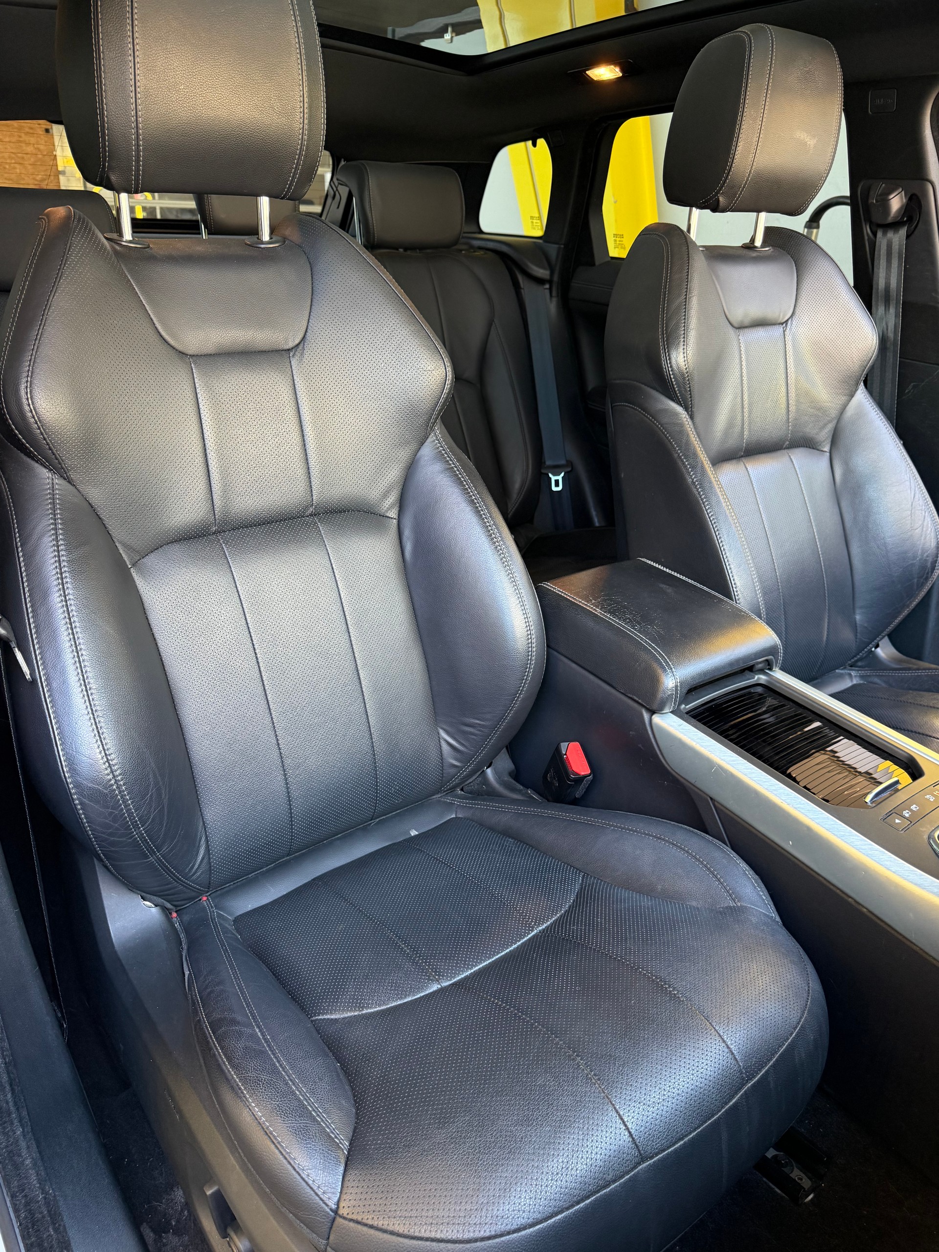 LAND ROVER Range Rover Evoque 2.0 Si4 SE Dynamic AT9-image-13