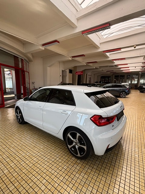 AUDI A1 Sportback 30 TFSI advanced Attraction S-tronic-image-1