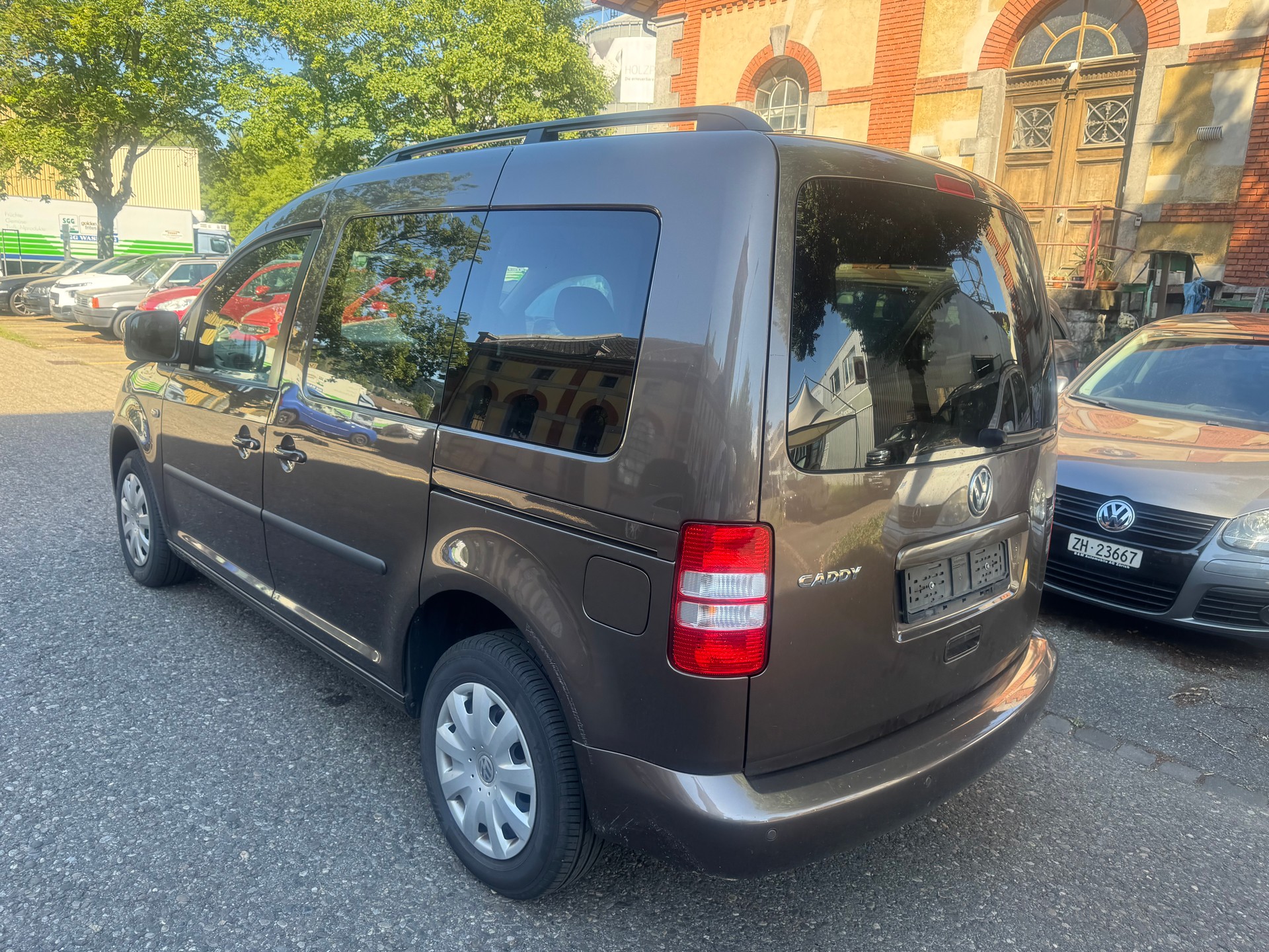 VW Caddy 1.6 TDI Blue Motion Technology Trendline DSG-image-3