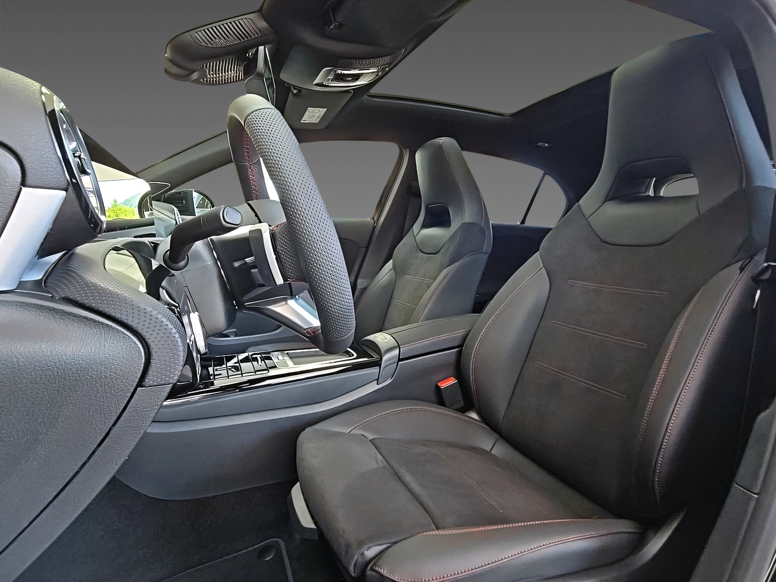 MERCEDES-BENZ A 250 4Matic AMG Line-image-8