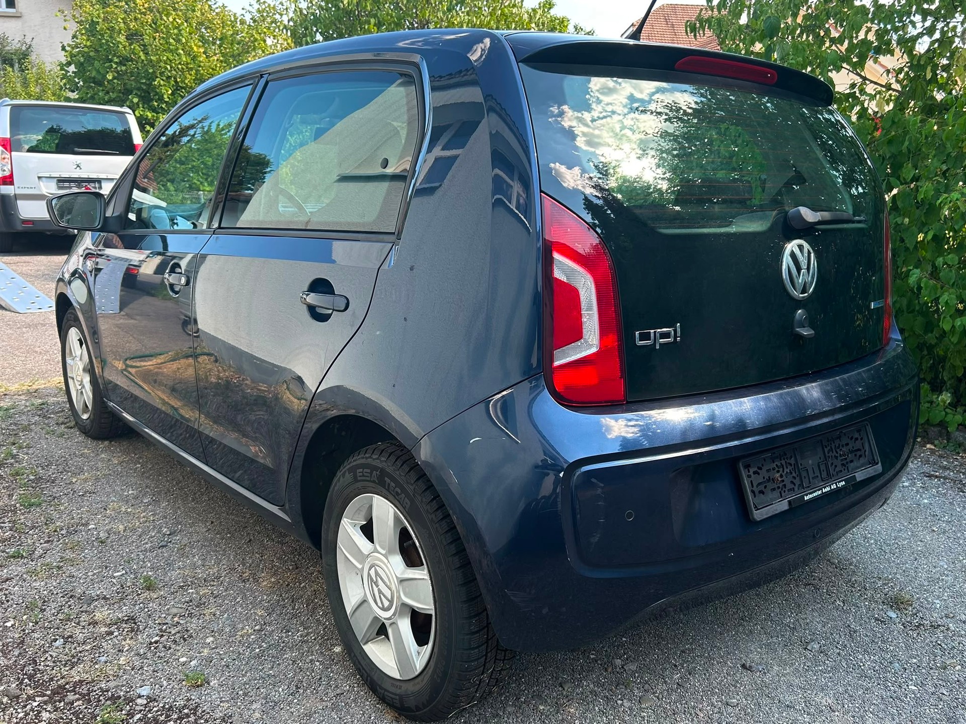 VW Up 1.0 BMT move up-showroom-element-1