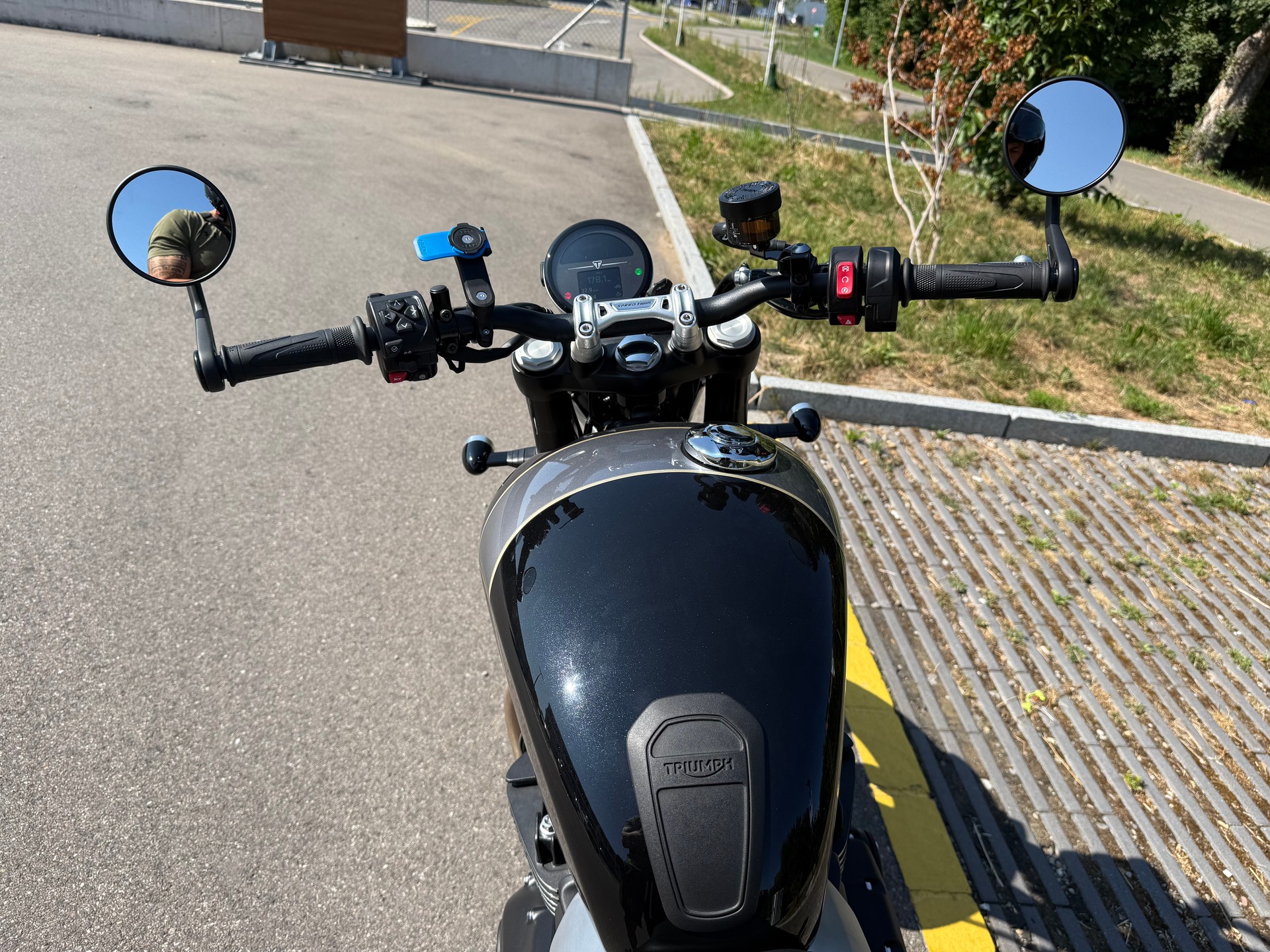 TRIUMPH Speed Twin 900-image-2