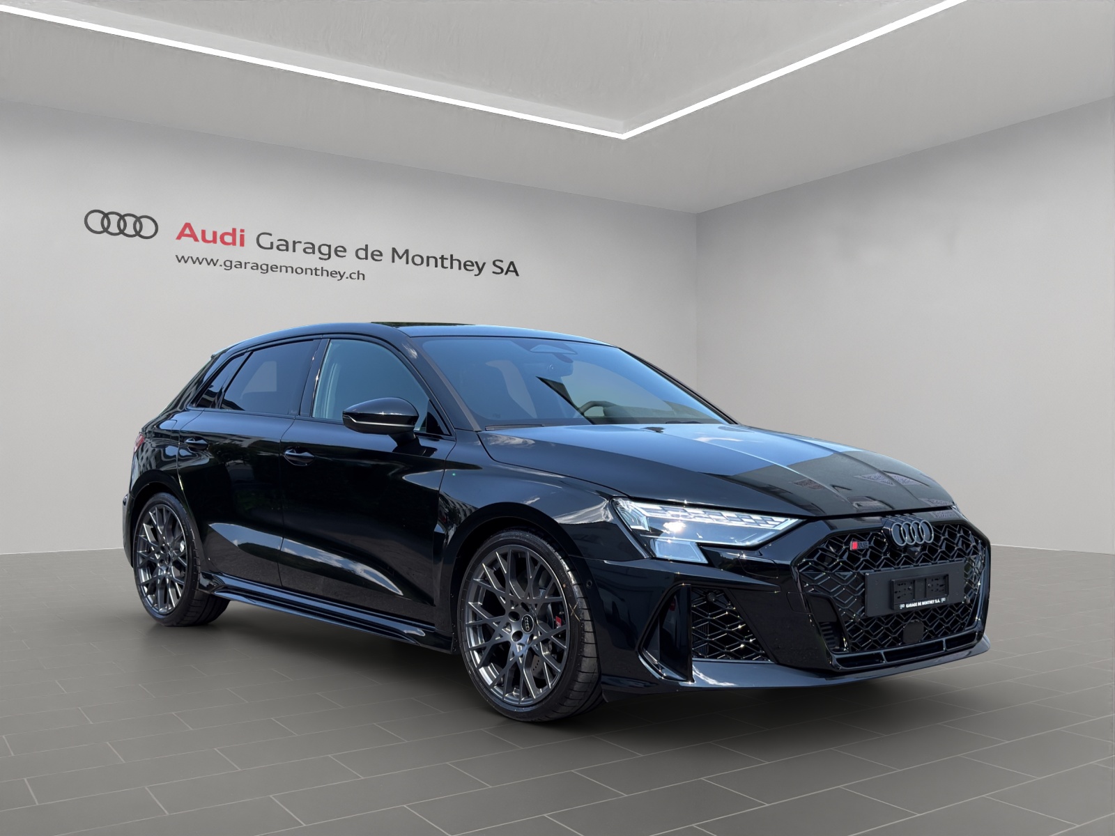 AUDI RS3 Sportback 2.5 TSI quattro S-tronic-image-1
