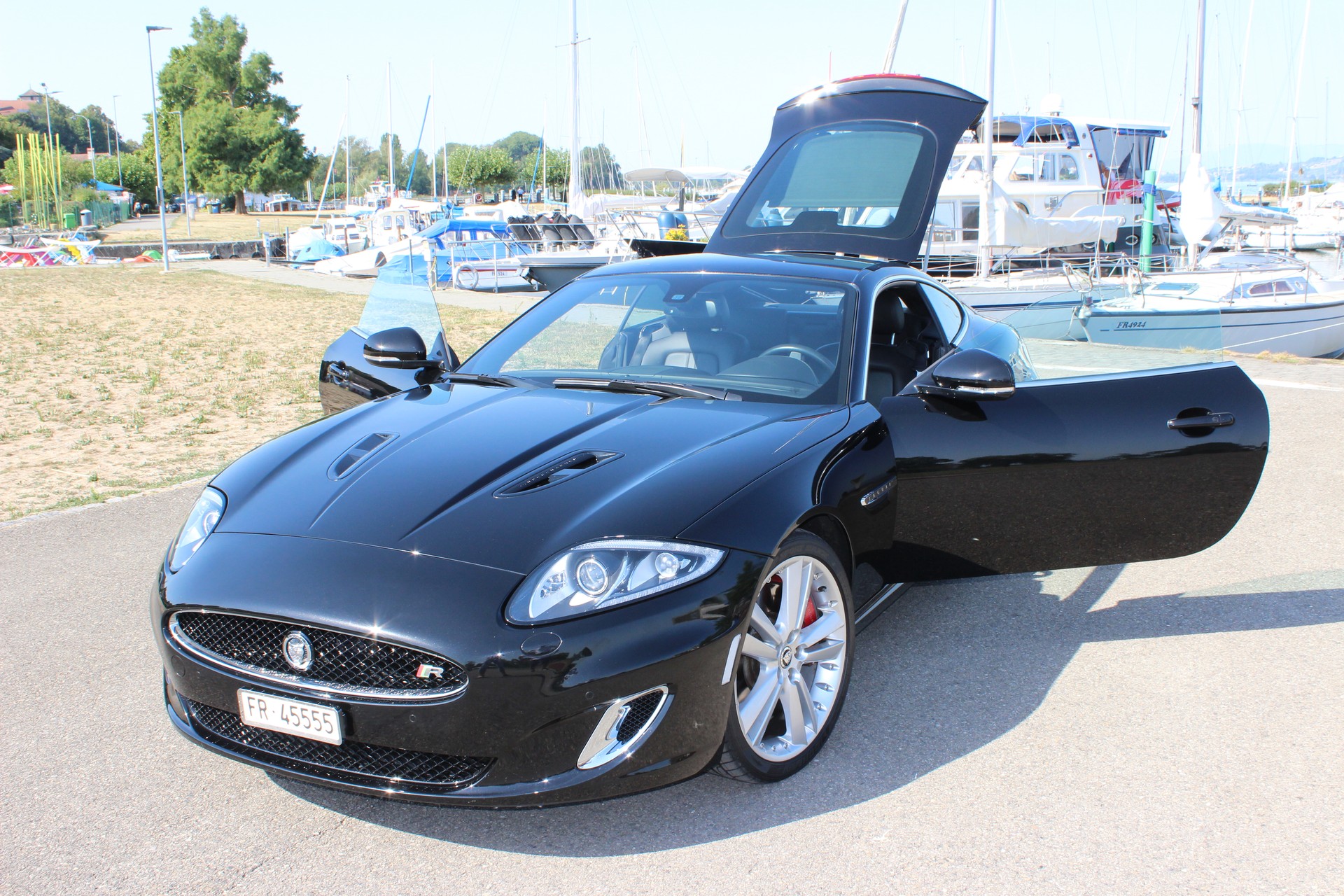 JAGUAR 5.0 V8 Supercharged-image-2