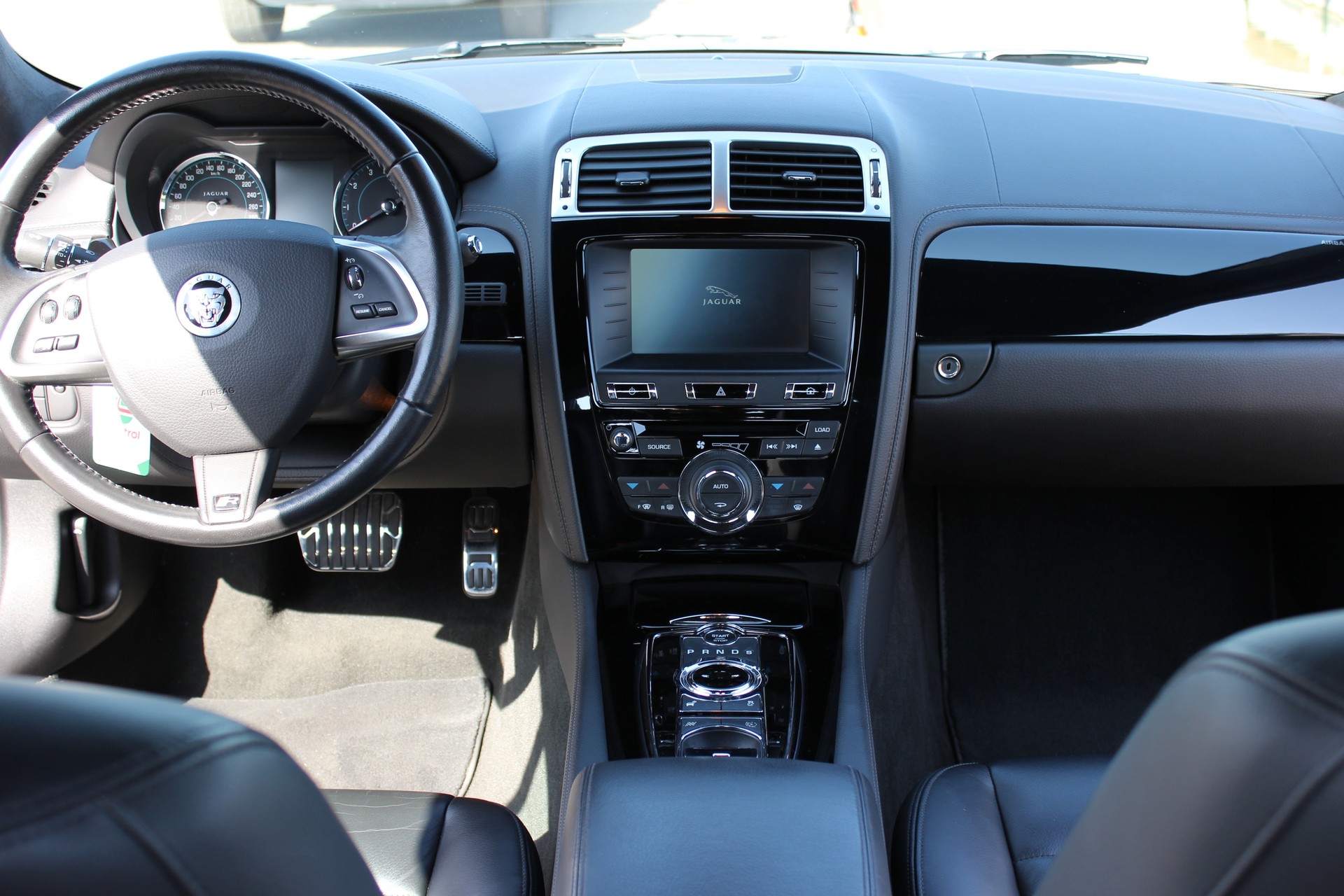 JAGUAR 5.0 V8 Supercharged-image-10