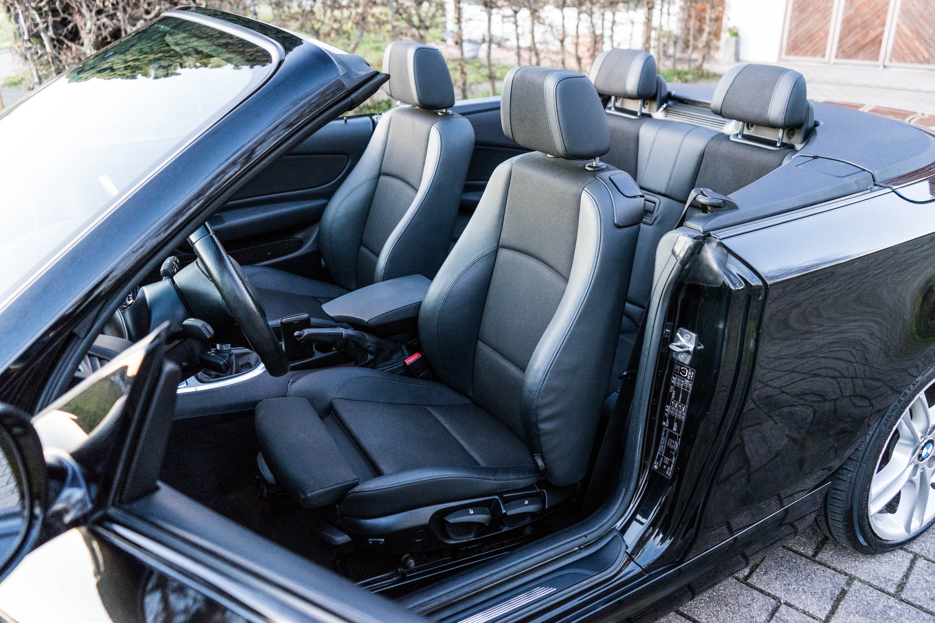 BMW 120d Cabrio M-PACK 6 Gang 177PS-image-14