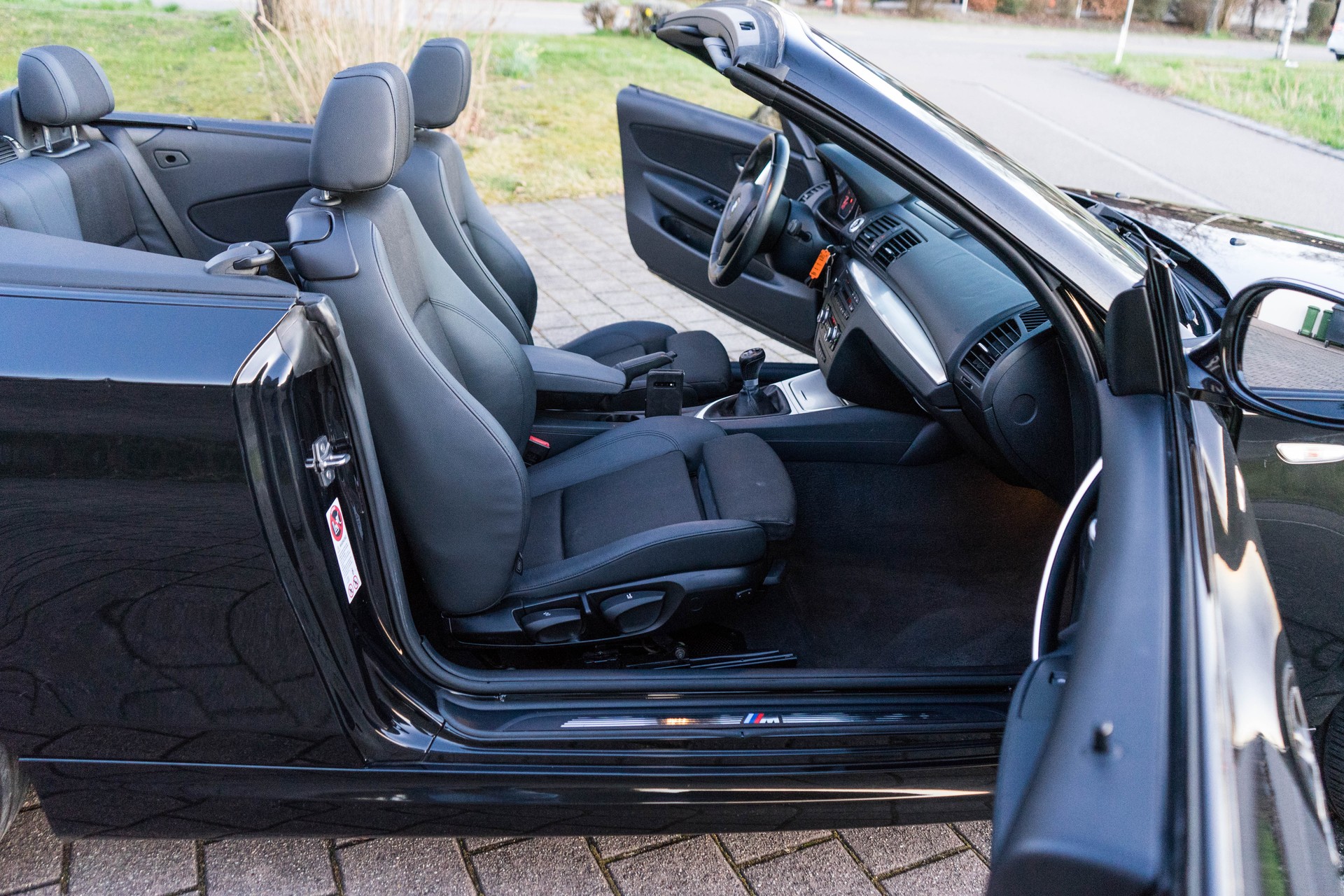 BMW 120d Cabrio M-PACK 6 Gang 177PS-image-16