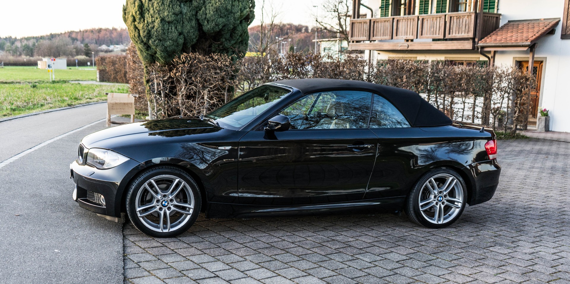 BMW 120d Cabrio M-PACK 6 Gang 177PS-showroom-element-2