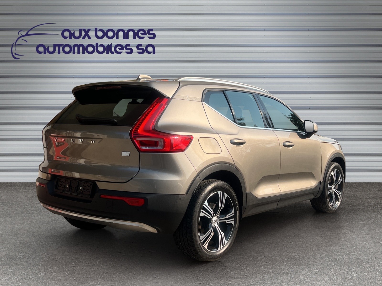 VOLVO XC40 T5 TwE Inscription DCT-showroom-element-3