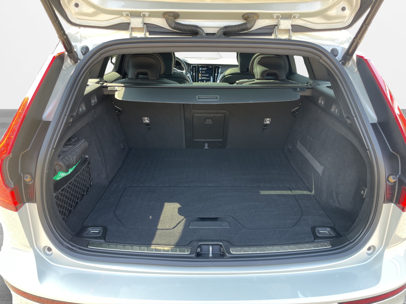 VOLVO V60 2.0 T6 TE R-Design eAWD-image-14