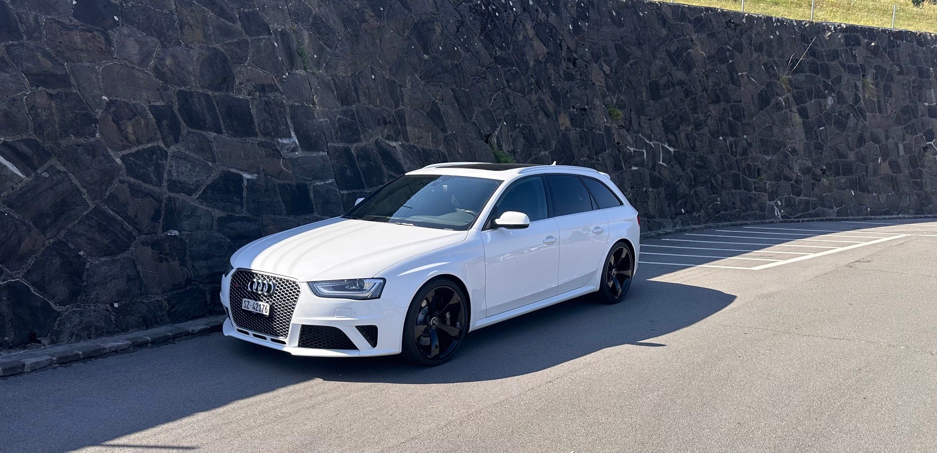 AUDI 4.2 V8 FSI quattro S-Tronic-image-1