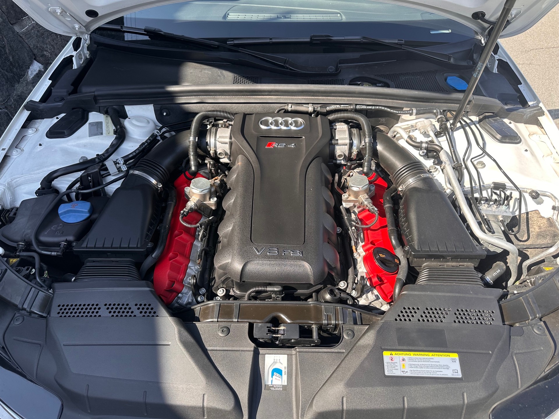 AUDI 4.2 V8 FSI quattro S-Tronic-image-17