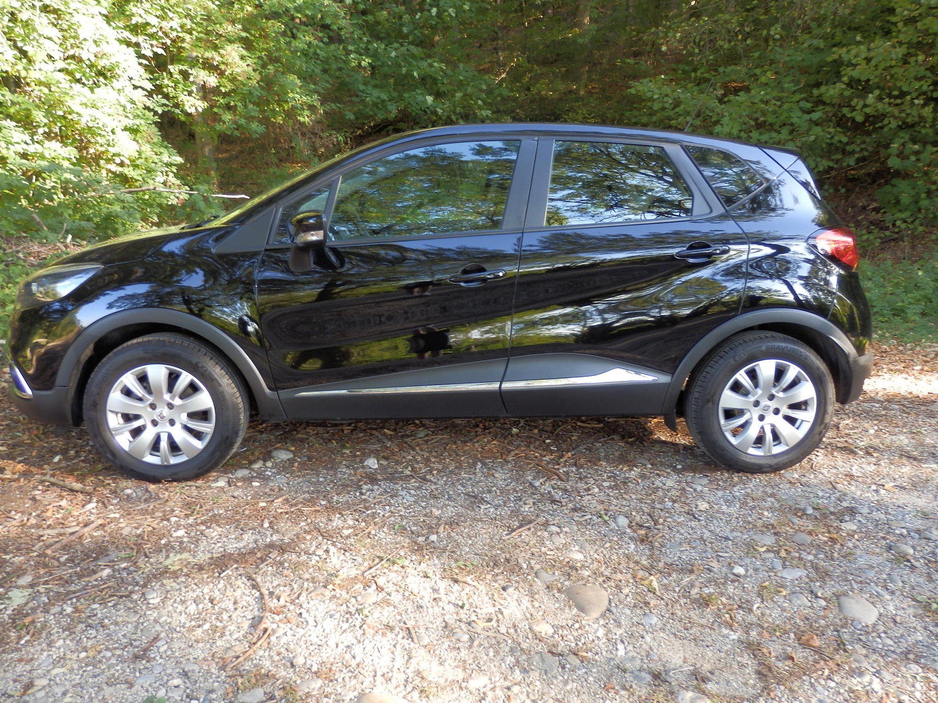 RENAULT Captur 1.2 T 16V Iconic EDC-showroom-element-2