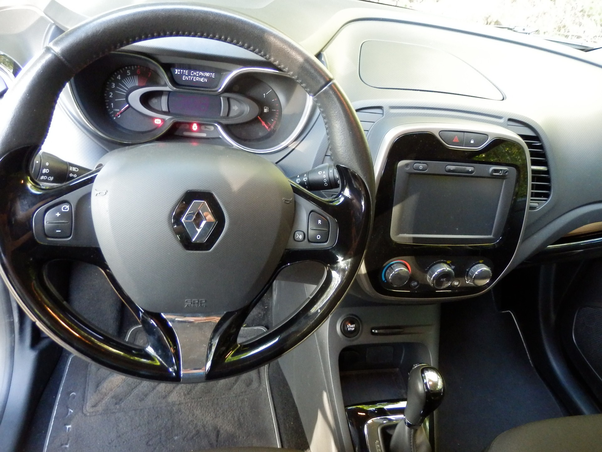 RENAULT Captur 1.2 T 16V Iconic EDC-image-9