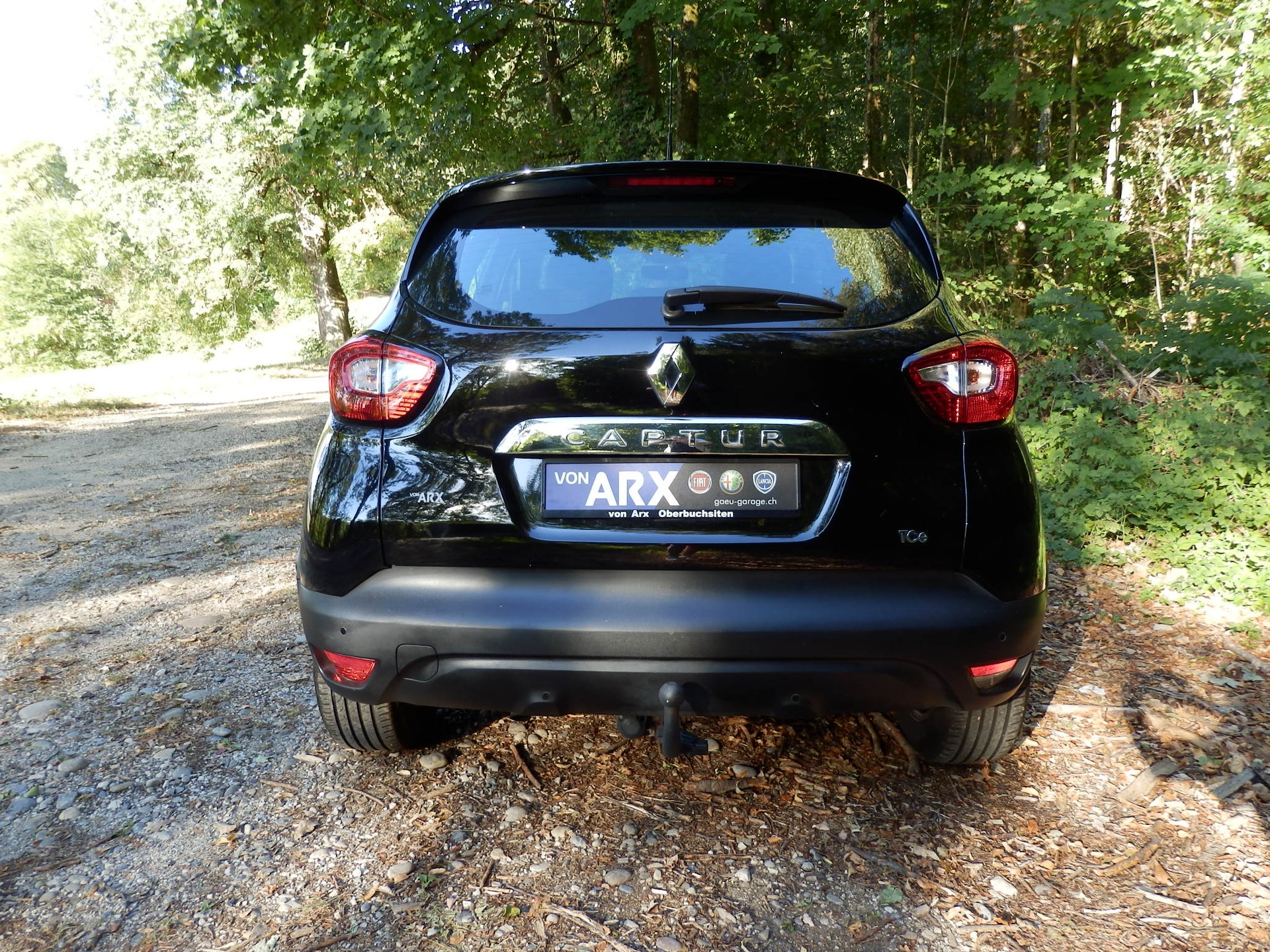 RENAULT Captur 1.2 T 16V Iconic EDC-showroom-element-3