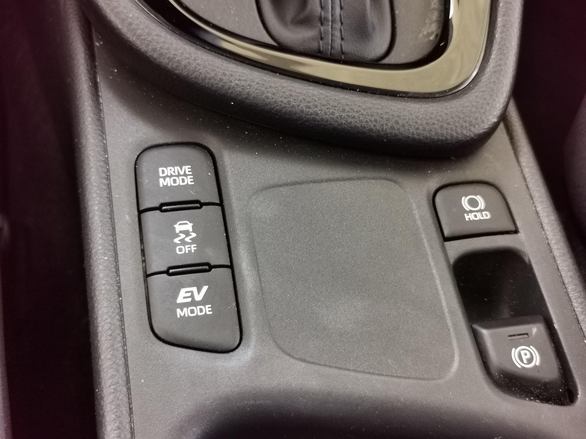TOYOTA Yaris 1.5 VVT-i HSD Trend-image-13