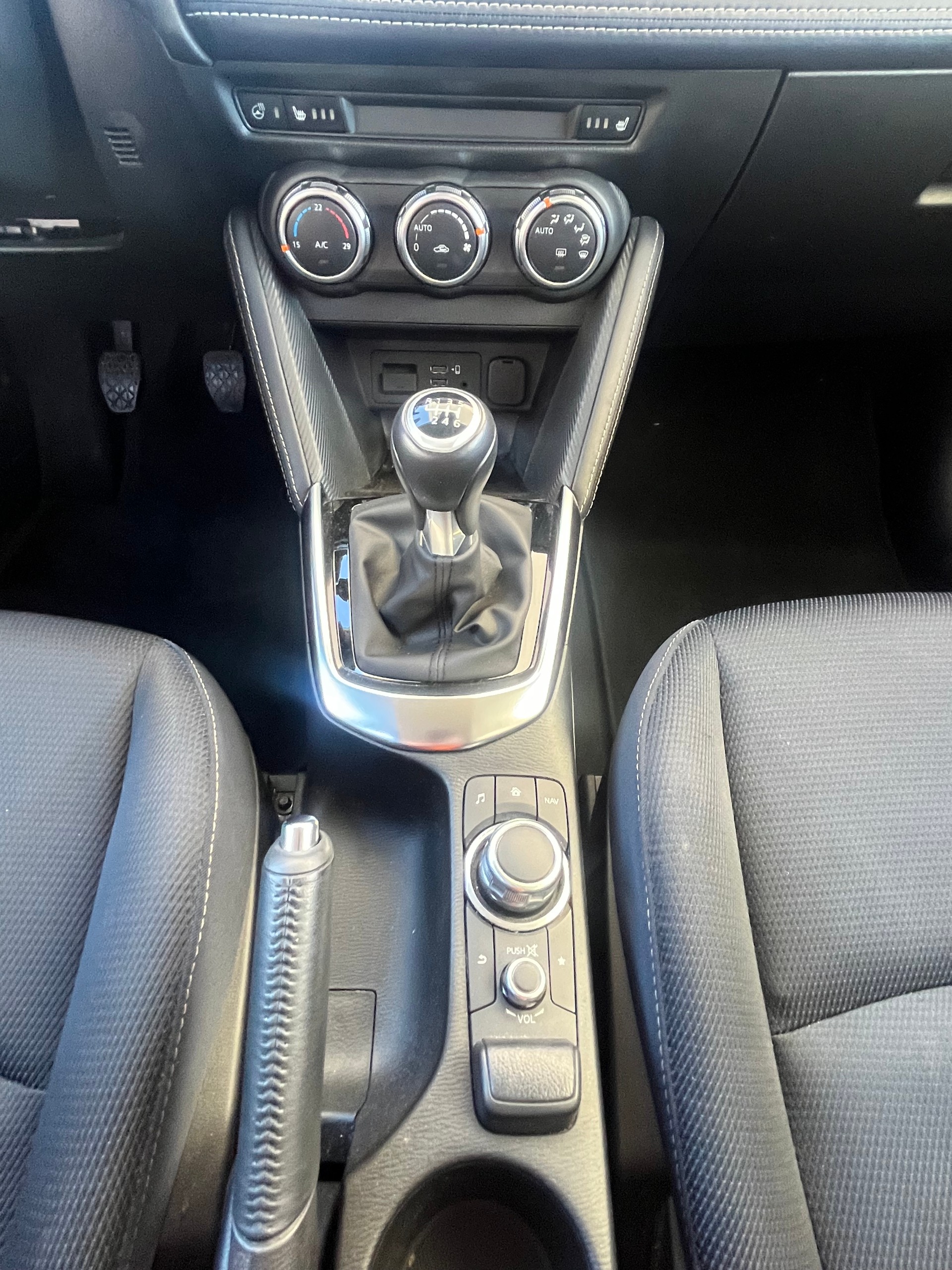 MAZDA 2 SKYACTIV-G 90 Mild Hybrid Revolution-image-7