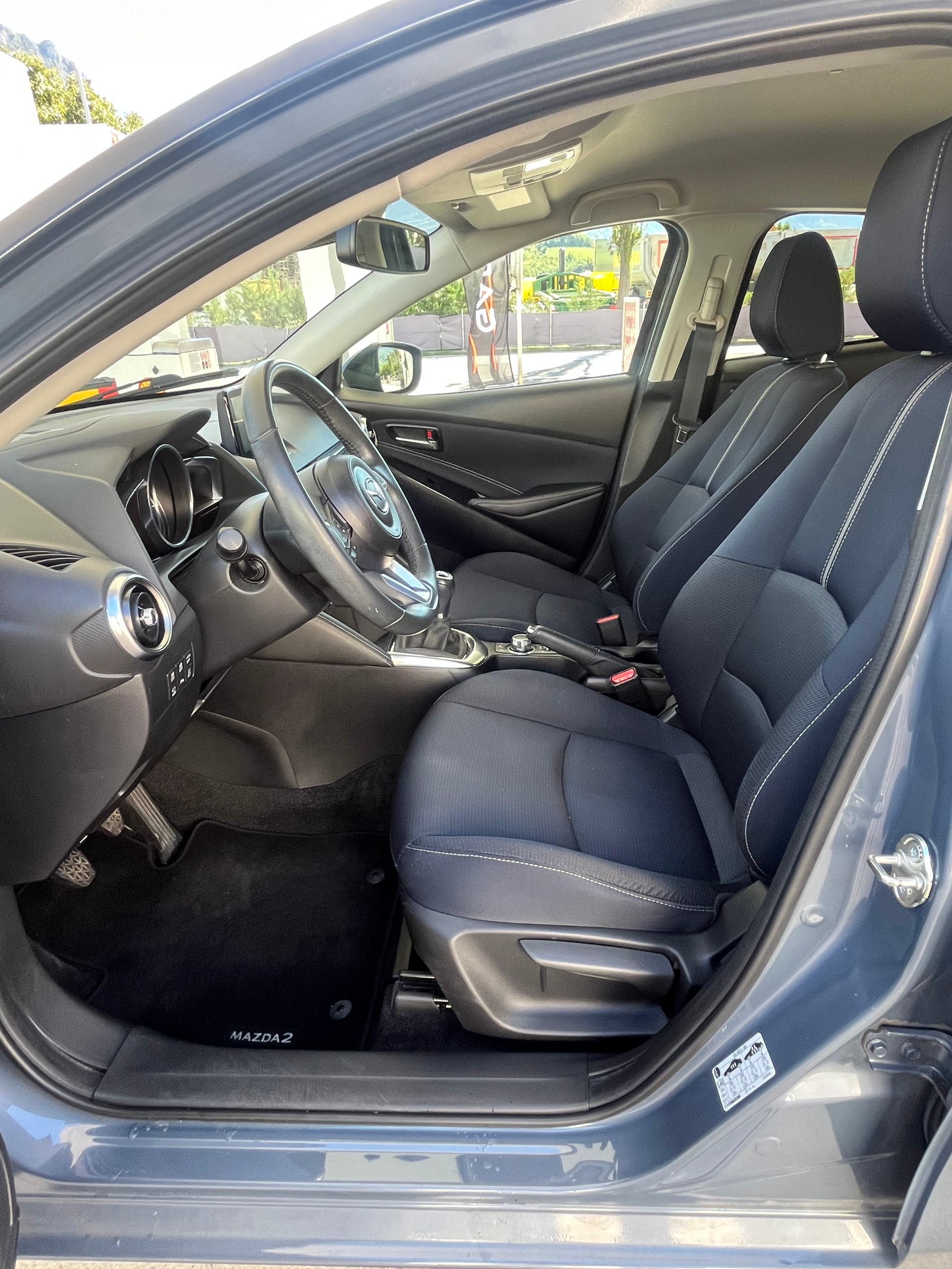 MAZDA 2 SKYACTIV-G 90 Mild Hybrid Revolution-image-9