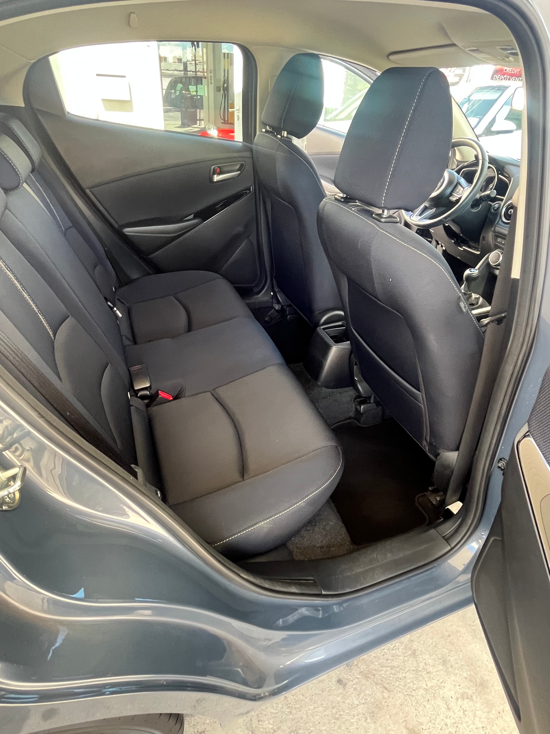MAZDA 2 SKYACTIV-G 90 Mild Hybrid Revolution-image-12