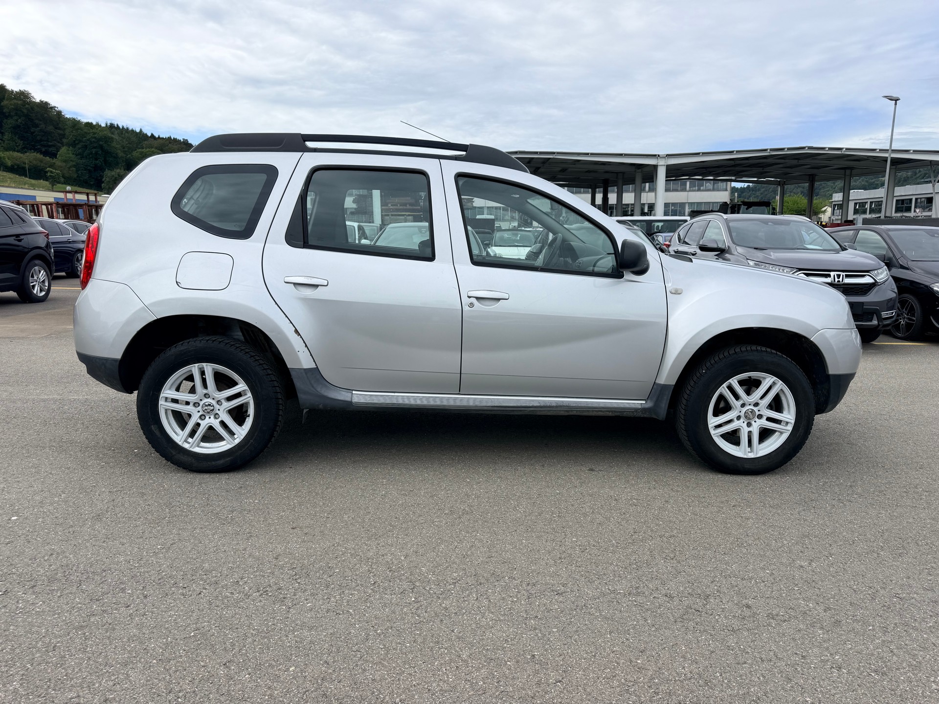 DACIA Duster 1.6 Lauréate 4x4-image-5