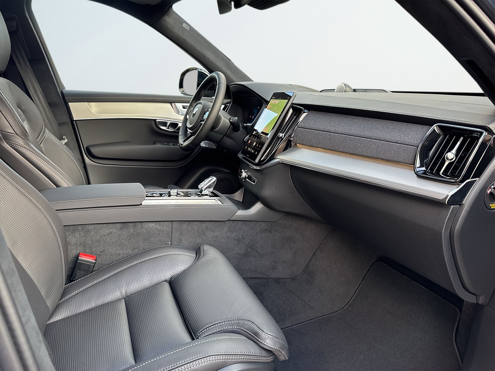 VOLVO XC90 2.0 T8 TE Black Edition eAWD-image-9